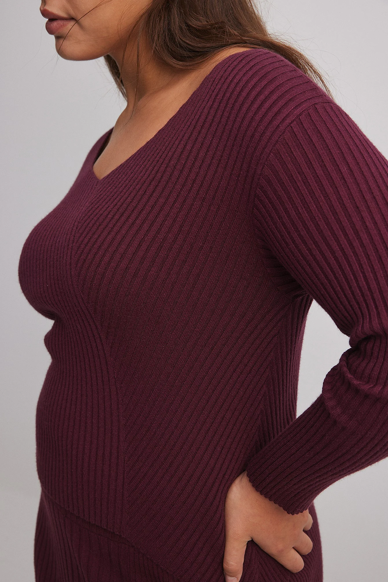 Asymmetrischer Pullover aus Rippstrick