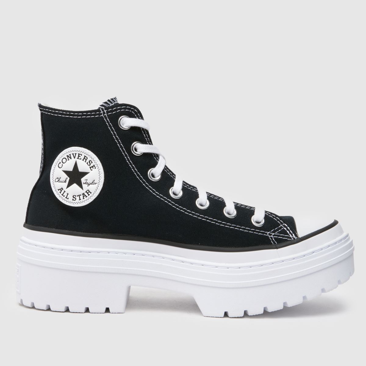 Converse All Star Lugged sarkú cipők fekete és fehér színben