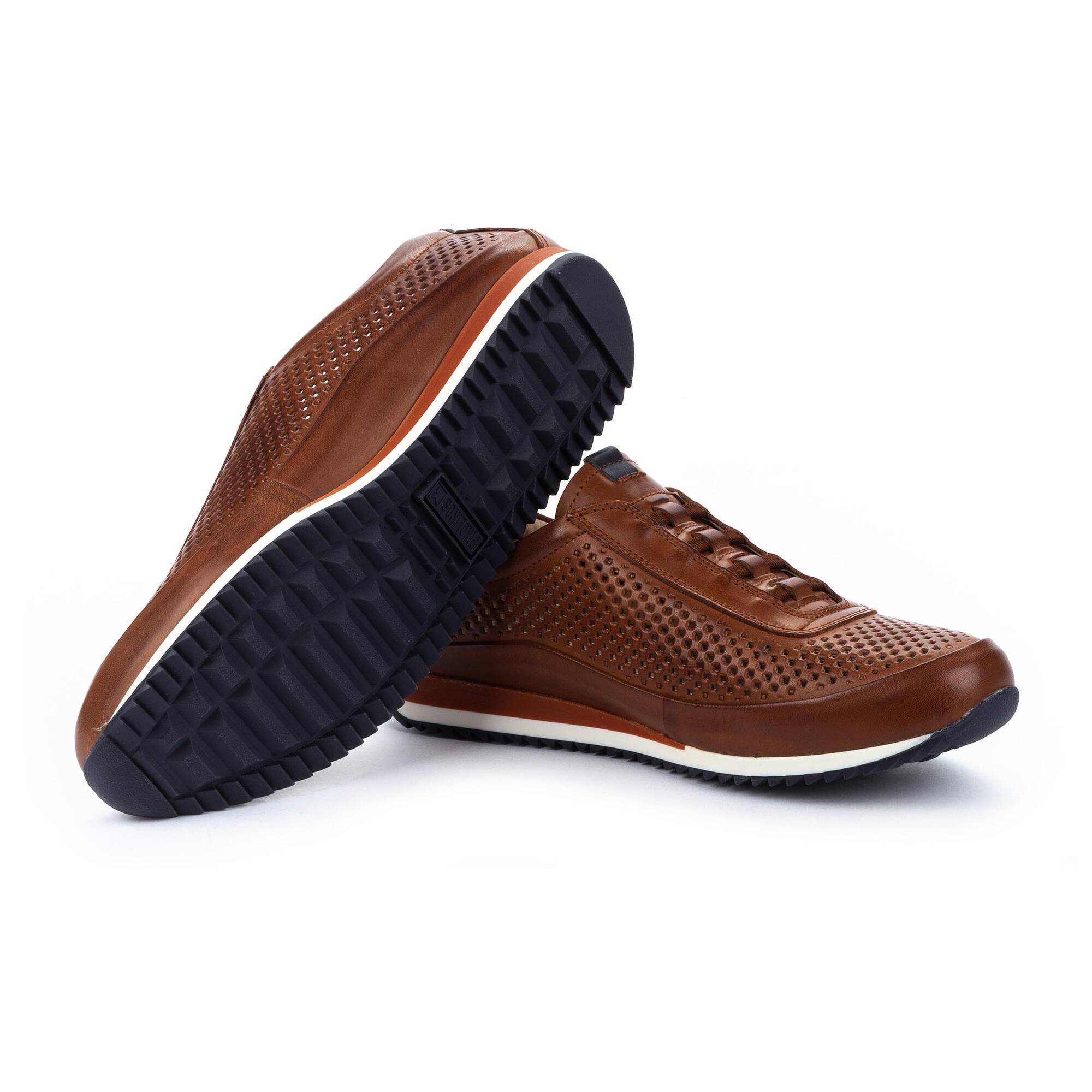 Buty sportowe męskie z gumką - SKÓRA