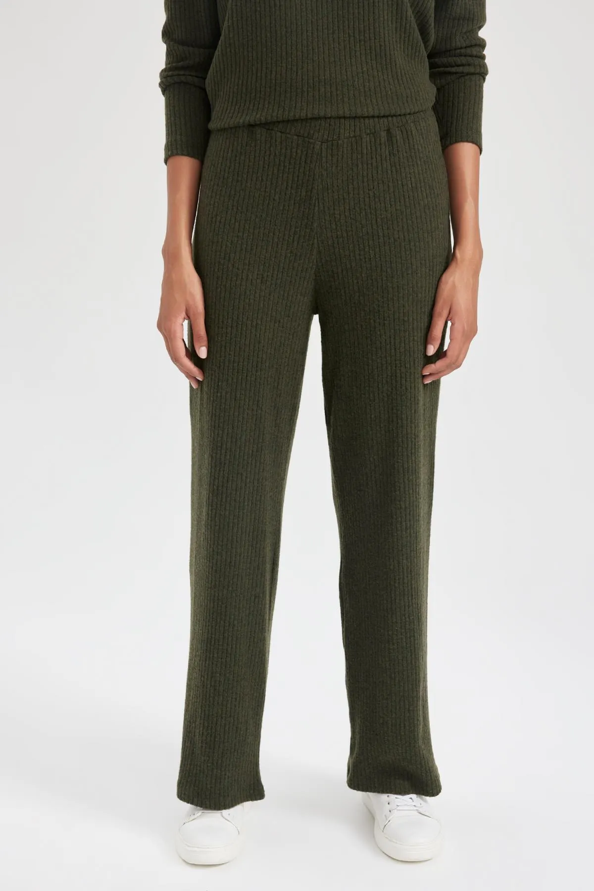 DeFacto  Gerippte Camisole-Jogginghose mit normaler Passform