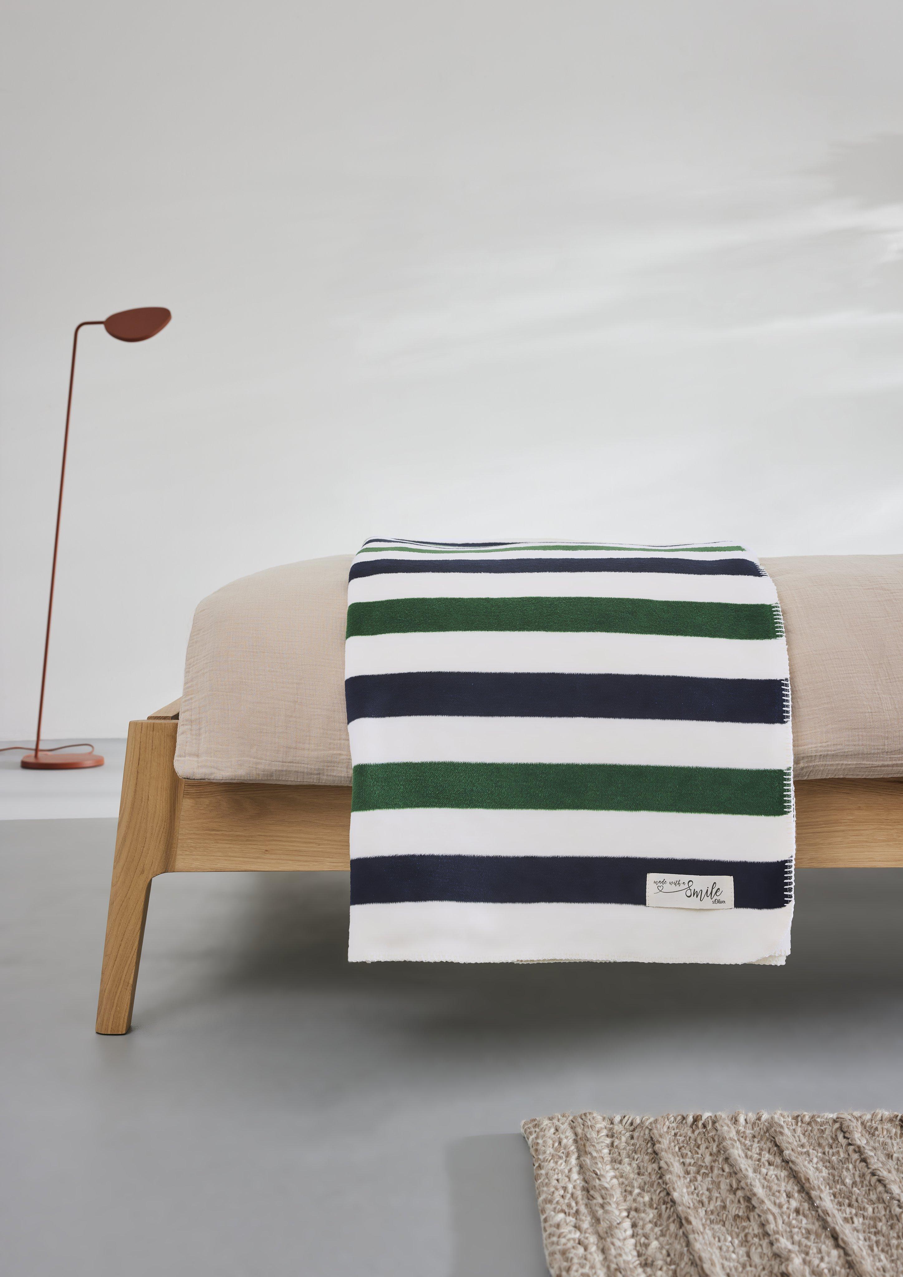 Gestreifte Decke aus Jacquard  6008160-670