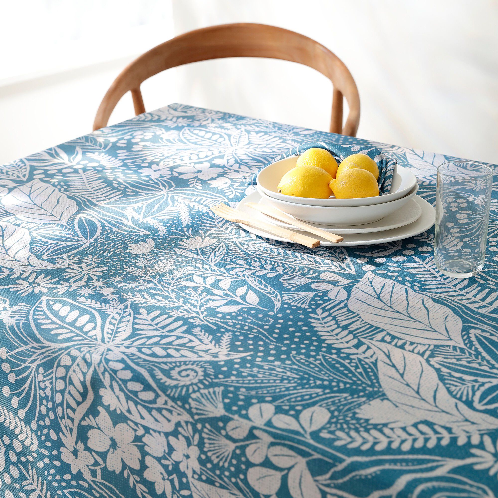 Nappe anti-taches motif floral
