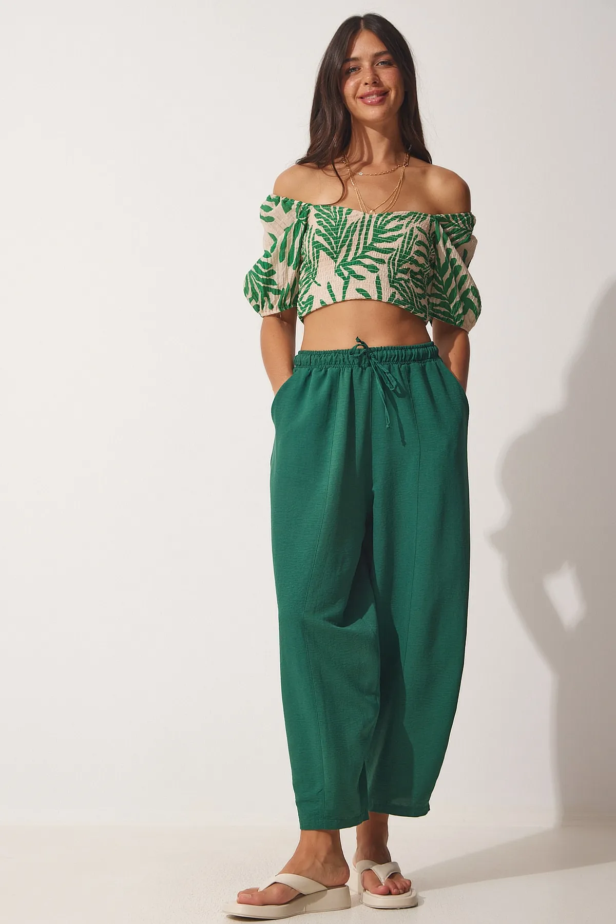 Happiness İstanbul  Smaragdgrüne Shalwar-Hose aus Leinenviskose mit Taschen CV00001 für Damen