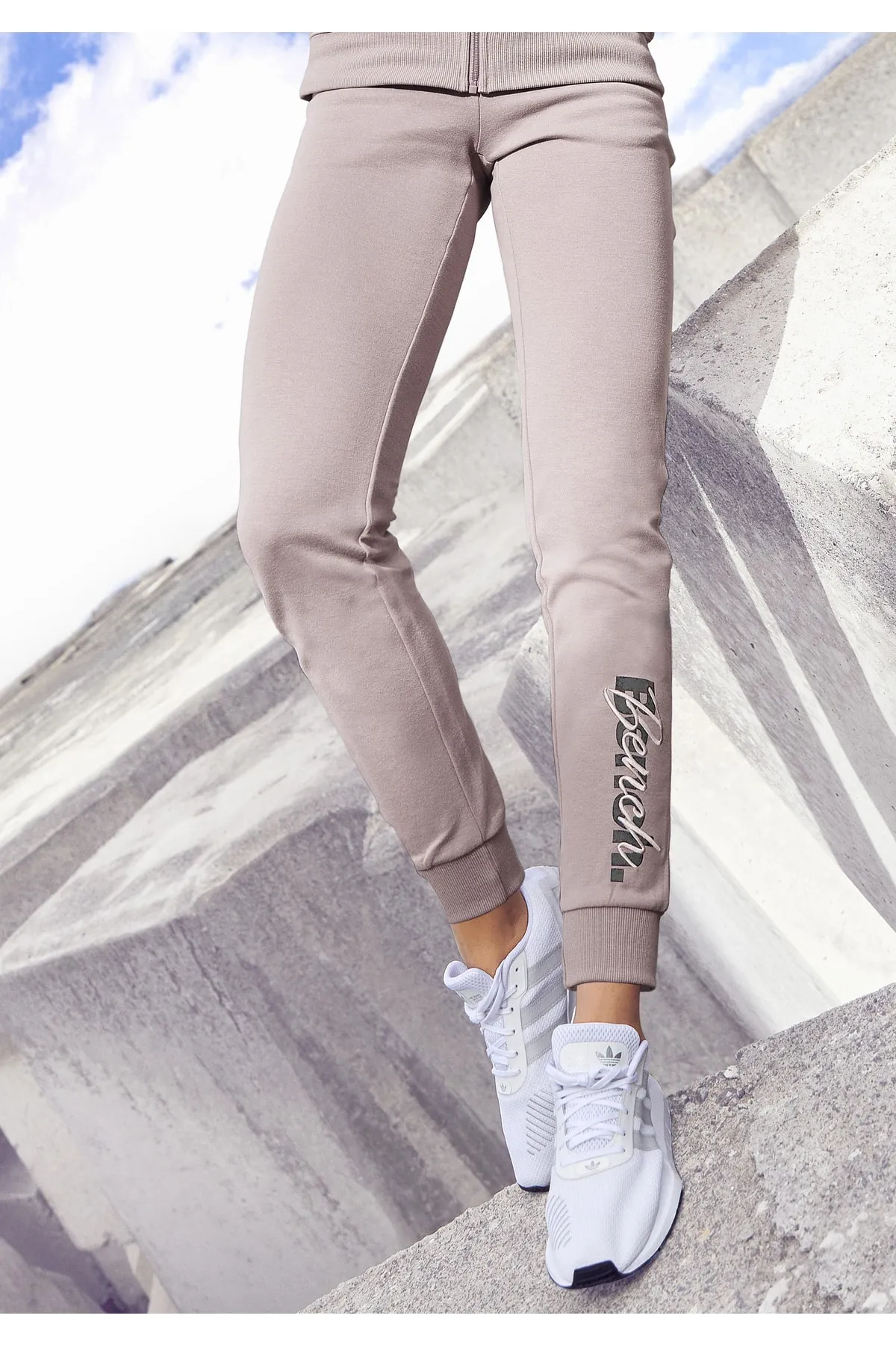 BENCH  Jogginghose - Rosa - Relaxed