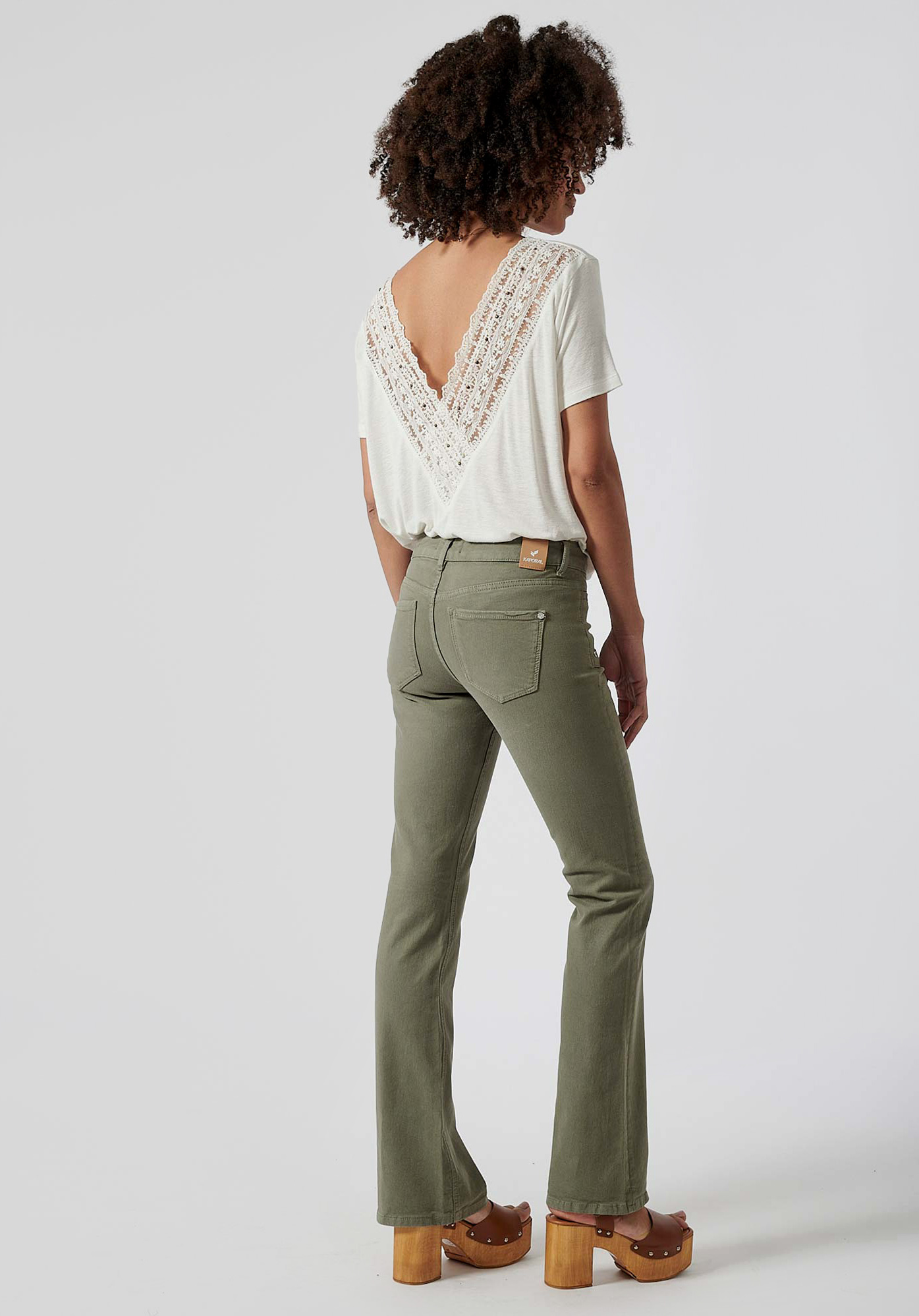 LUCKY  Jean bootcut kaki Femme