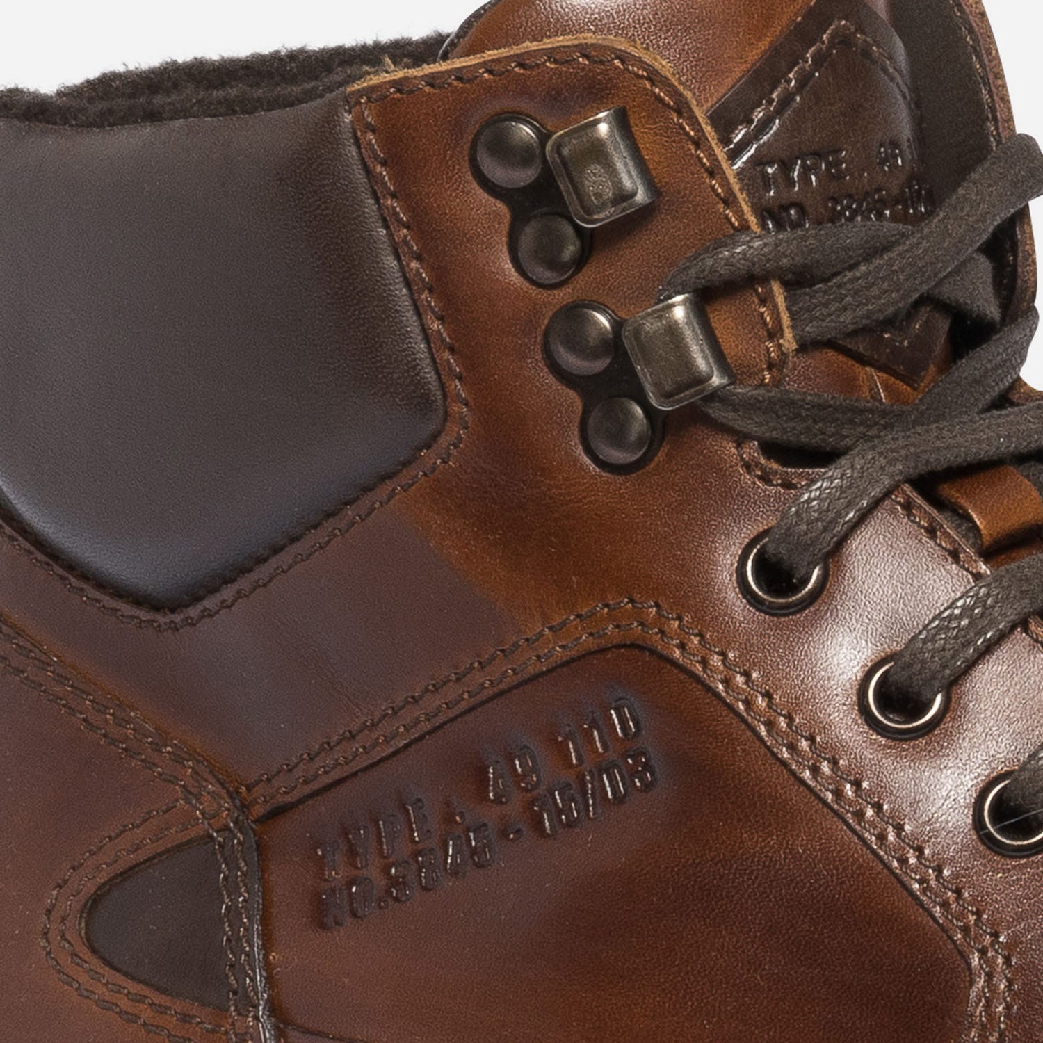 Basket marron en cuir