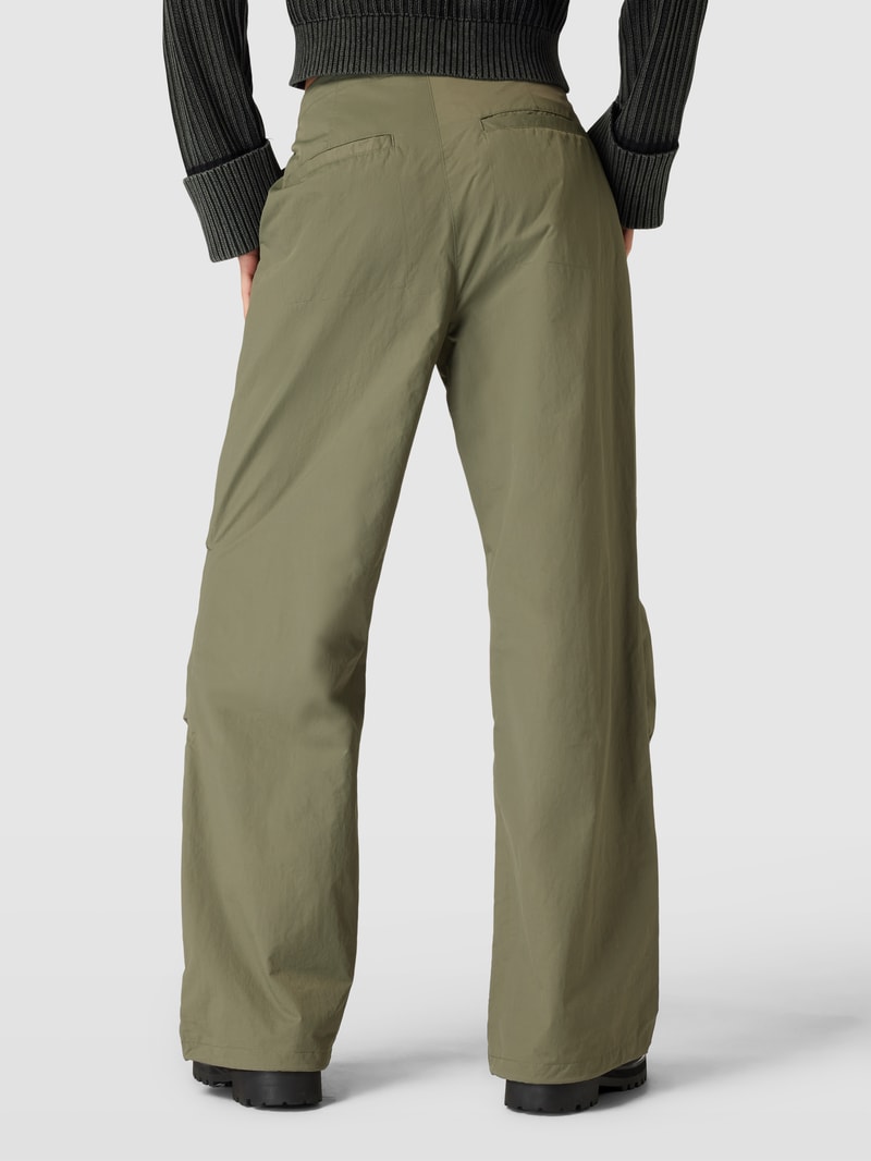 Loose Fit Cargohose mit Kordelzug in olivgrün
