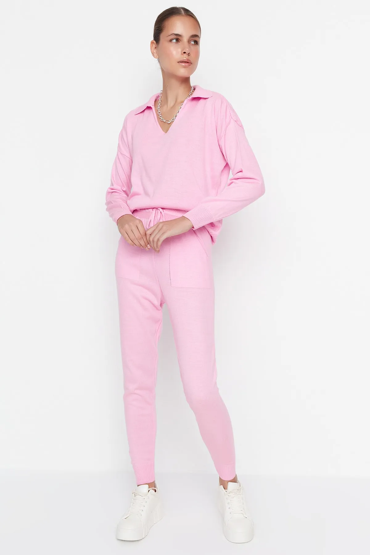 Trendyol Collection  Rosa Strickoberteil und -unterteil-Set mit Polokragen TWOAW22AU0059