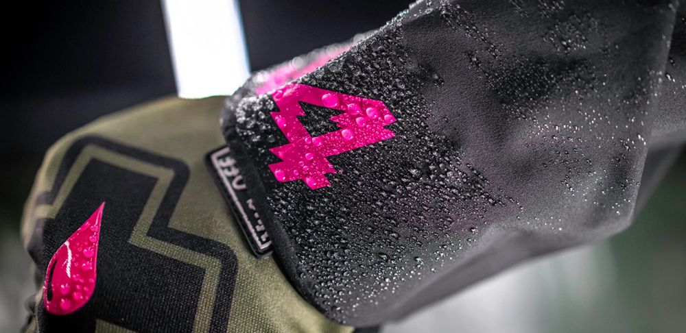 Muc-Off Wash-In Rain Shield Re-Proofer 300ml einwaschbarer Regenschutz kaufen | Bike-Discount
