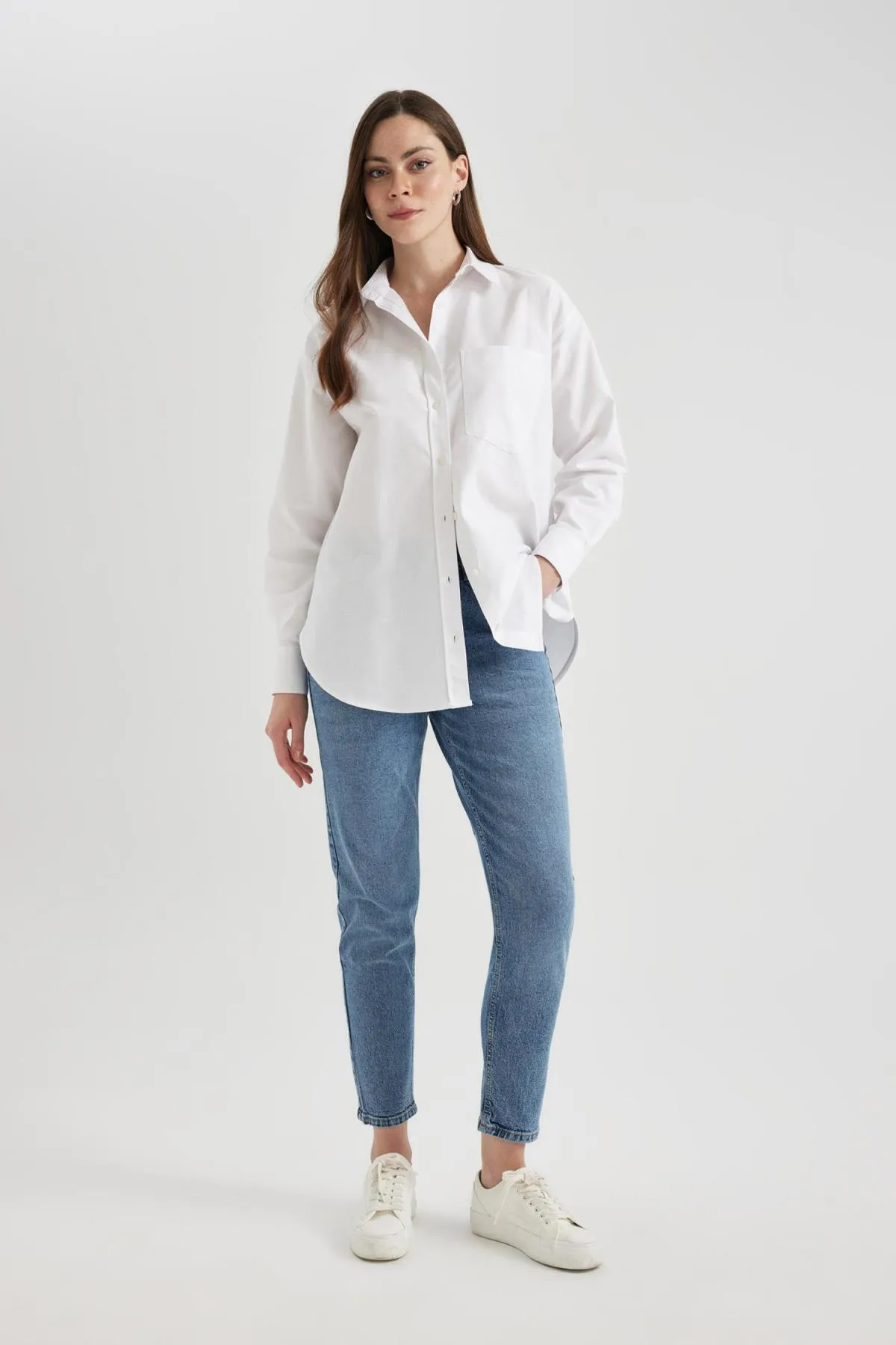 DeFacto  Lina Comfort Mom Fit Jeanshose mit hoher Taille und Knöchellänge B8845ax24sp
