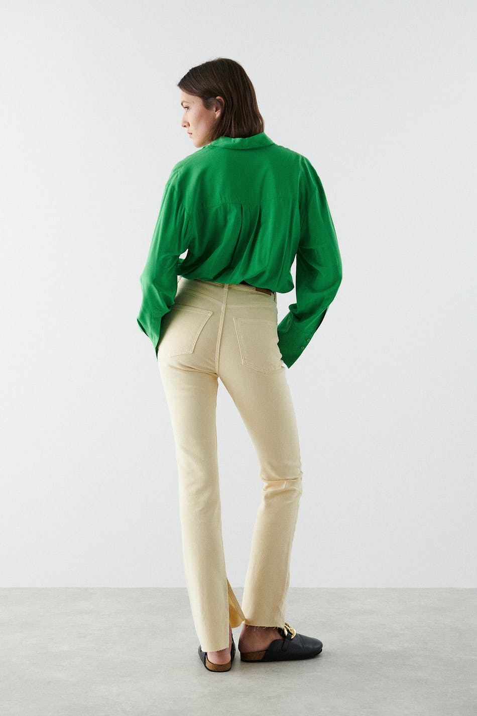 High waist slit jeans