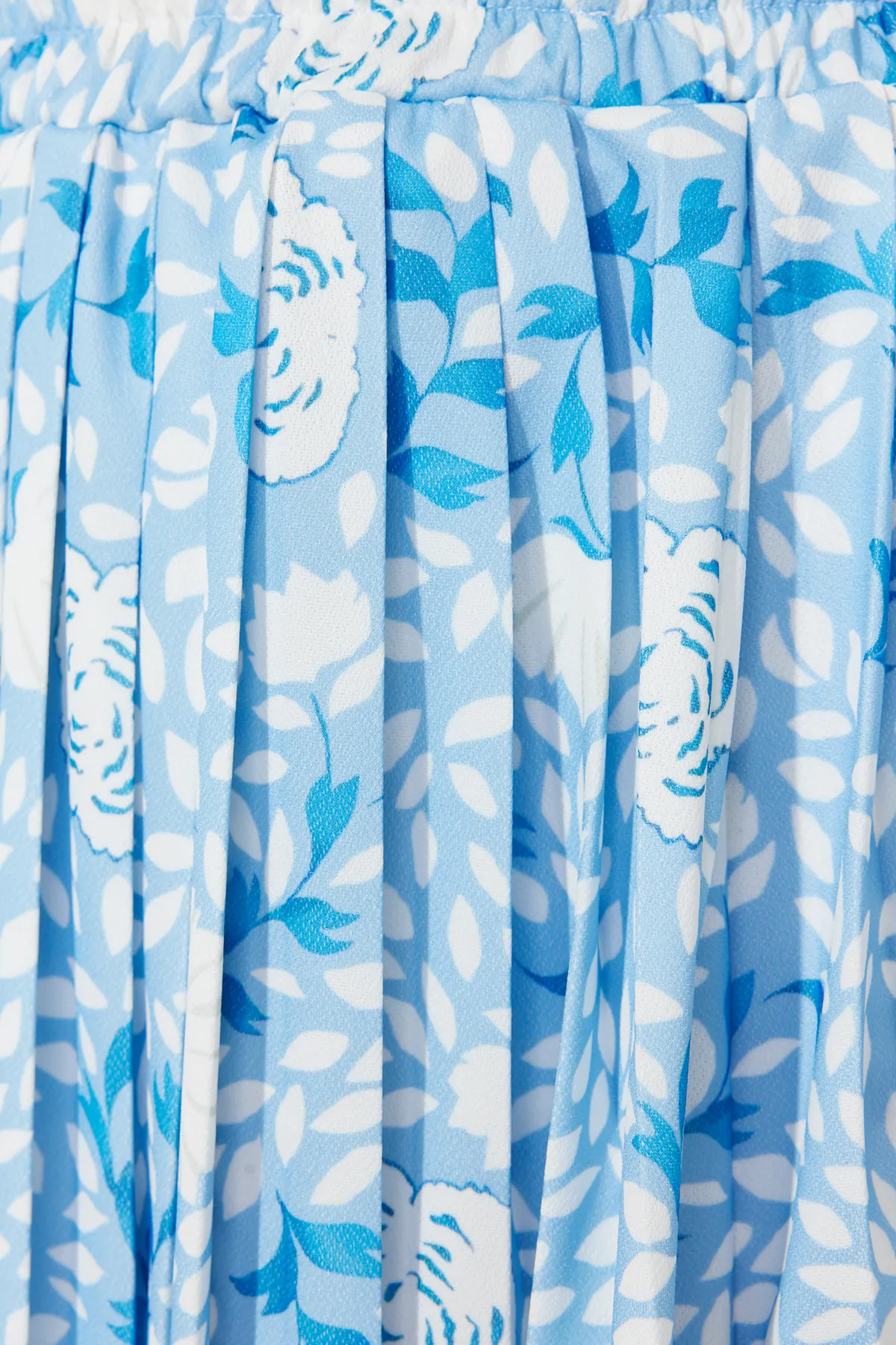 Trendyol Modest  Blauer, mehrfarbiger, breiter, plissierter Webrock mit elastischem Bund TCTSS23EE00026