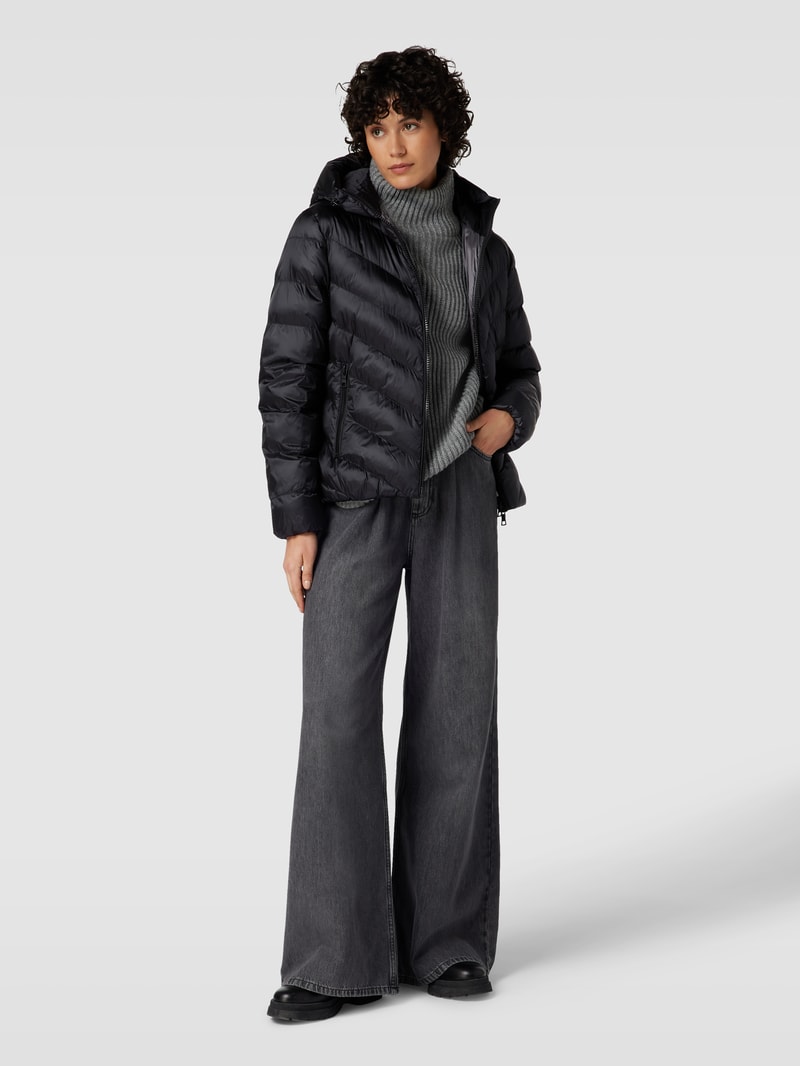 Steppjacke mit Kapuze in schwarz