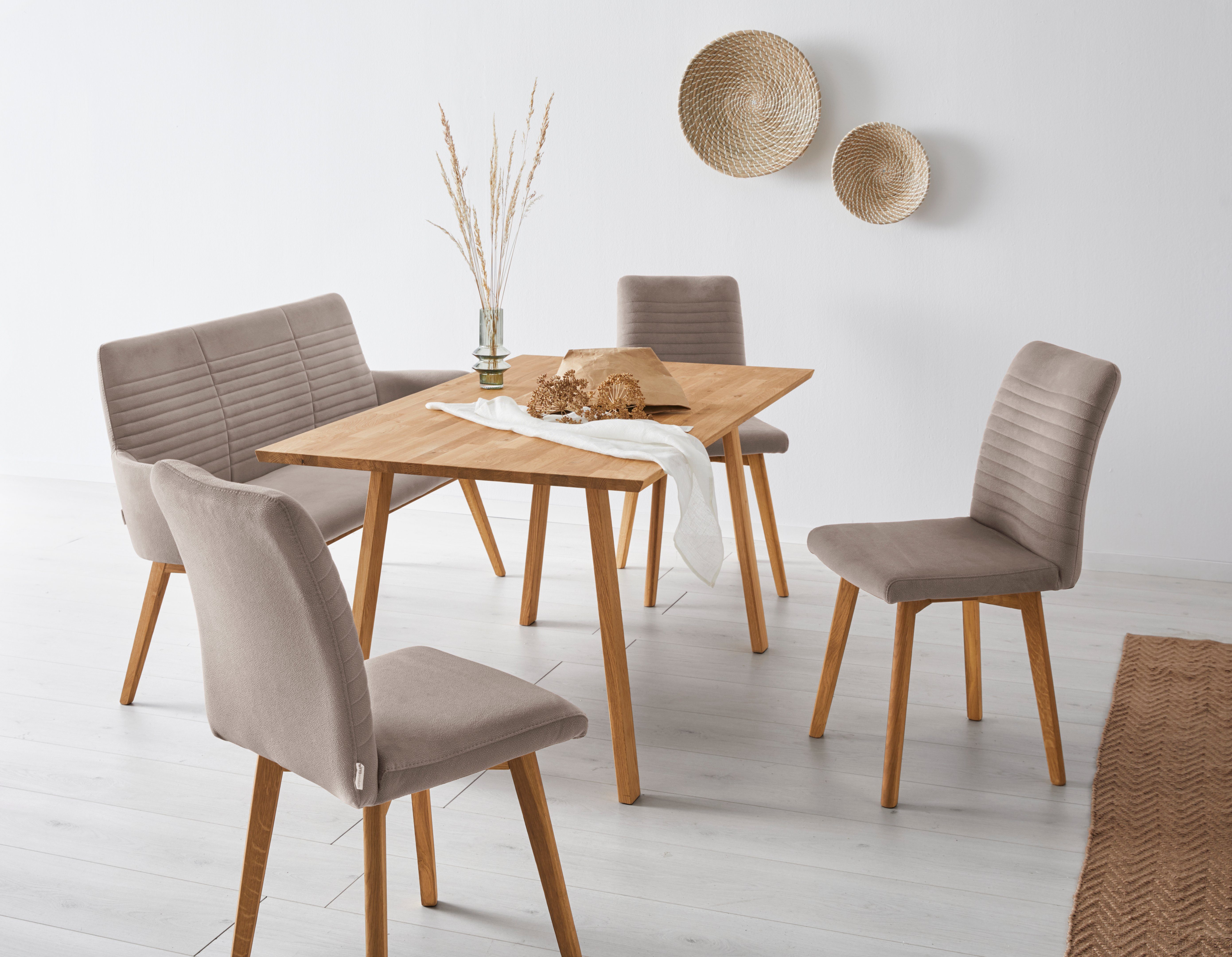 OTTO products 4-Fußstuhl Alessja (Set, 2 St), Bezug aus Microfaser, Gestell aus Eiche Massivholz