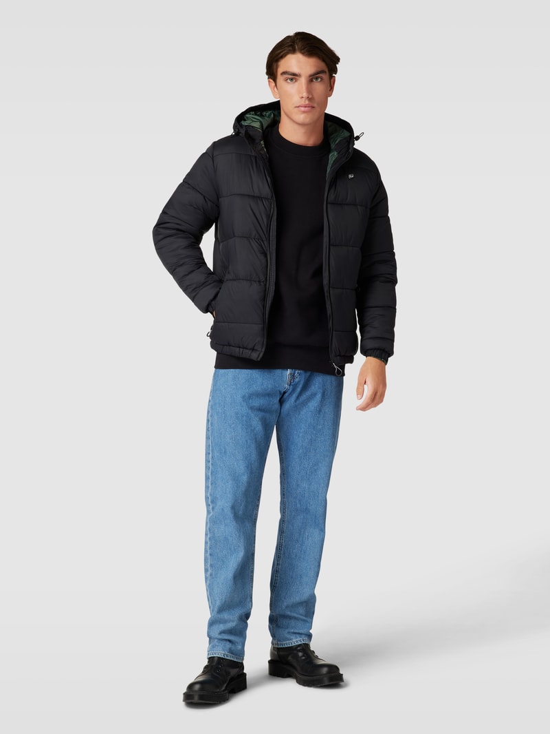Steppjacke mit Label-Detail in schwarz