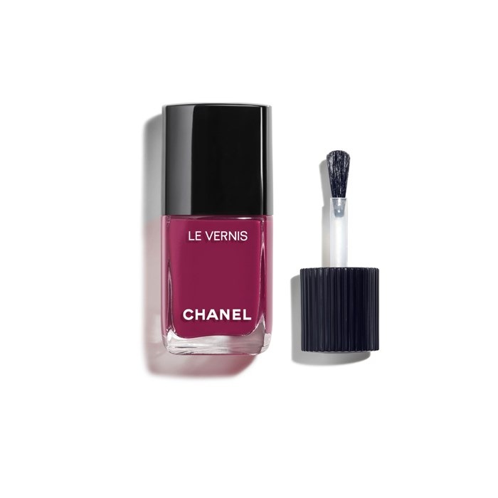 FARBE UND GLANZ MIT LANGEM HALT