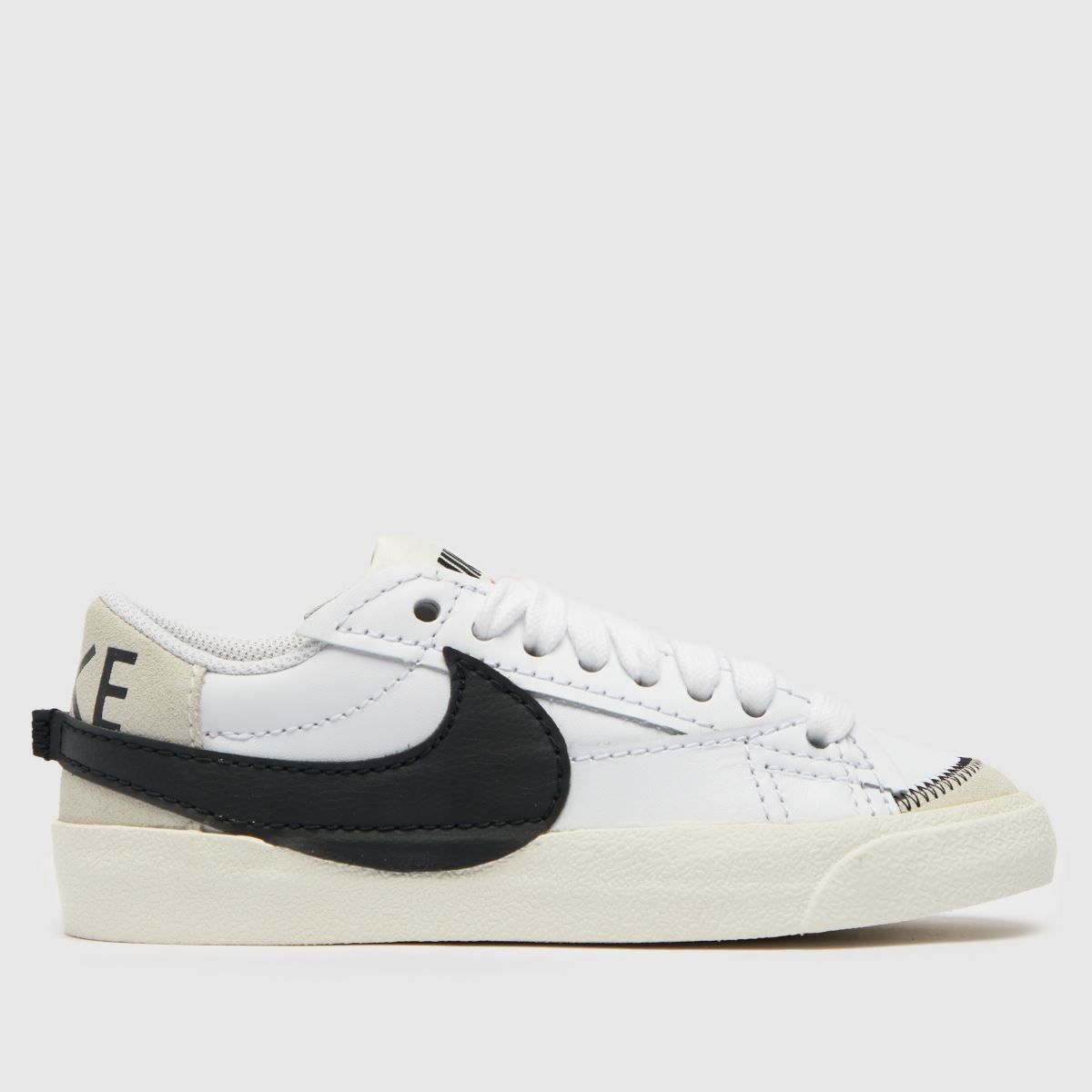 Nike Blazer Low 77 Jumbo Edzőcipő Fehér & Fekete Színben