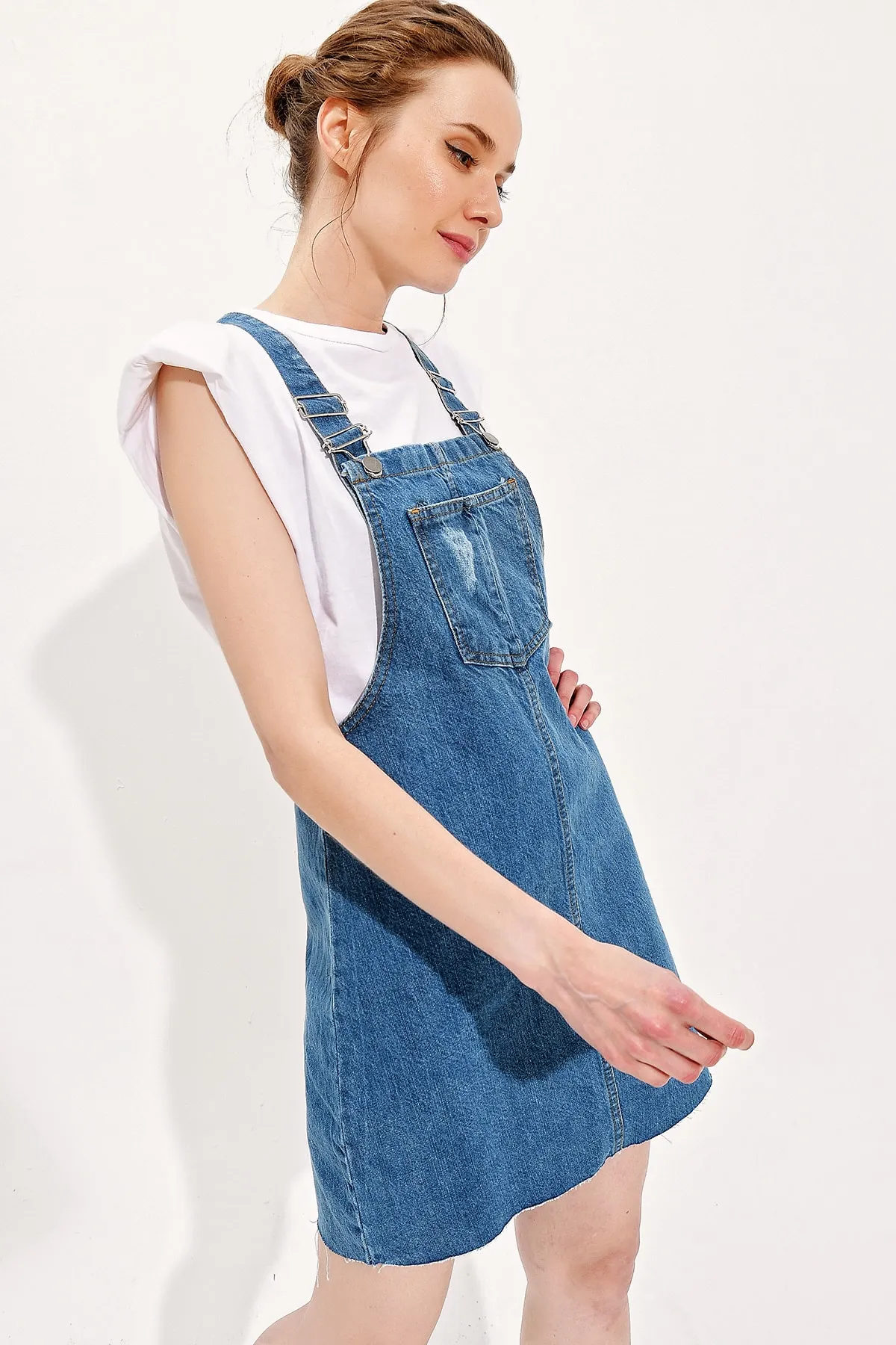 Trend Alaçatı Stili  Damen-Jeans Salopet mit Riementasche in Blau ALC-X6193