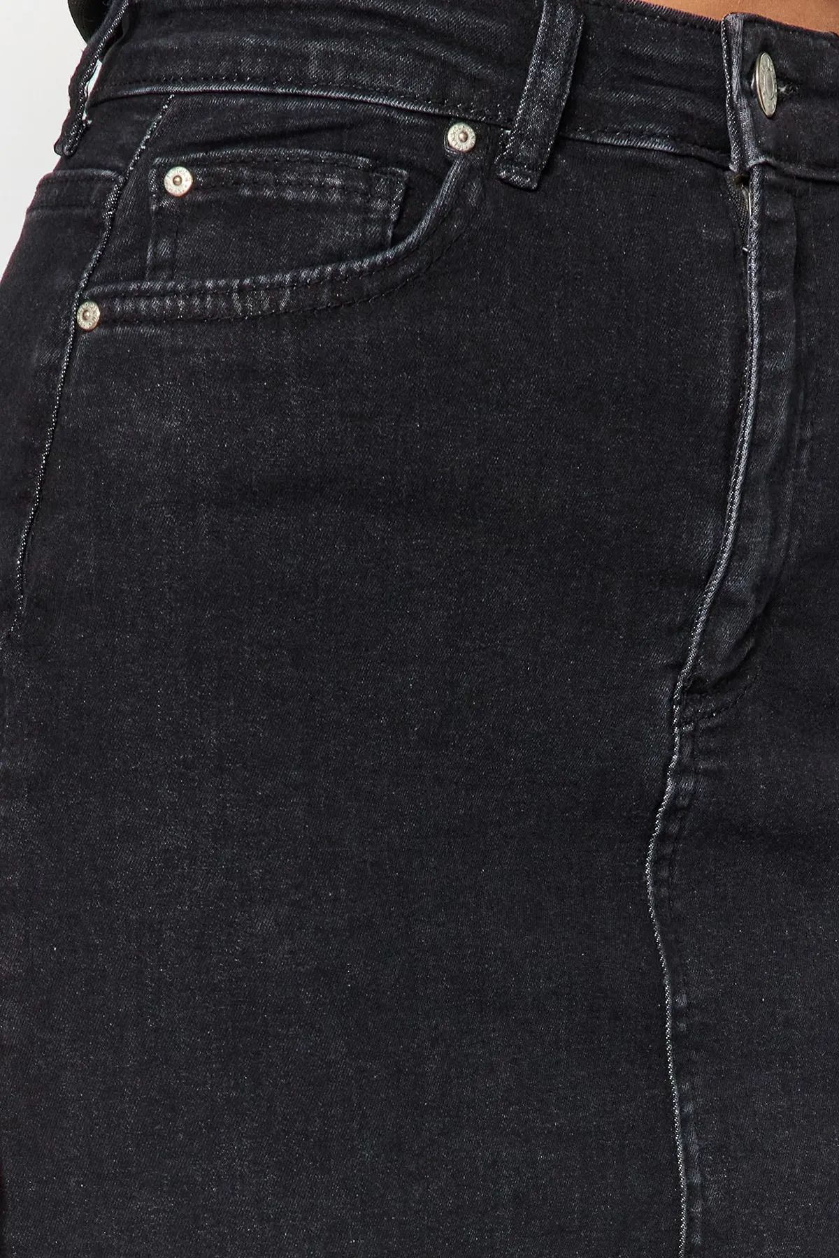 Trendyol Collection  Schwarzer Midi-Bleistift-Jeansrock mit hoher Taille TWOSS21ET0297