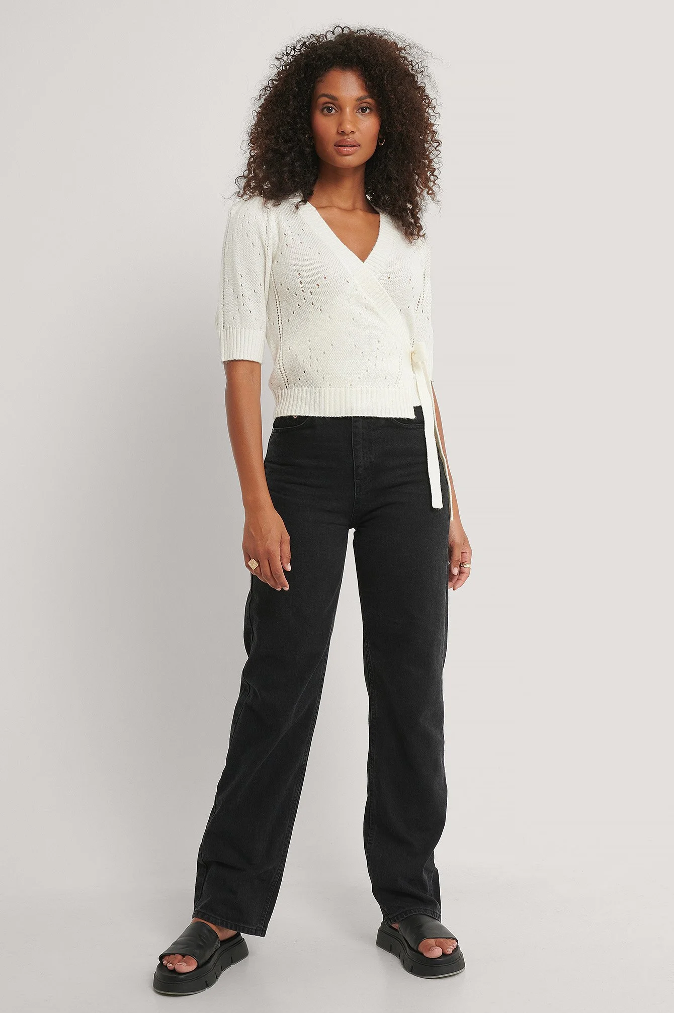 Gemusterter Wickel-Strickpullover