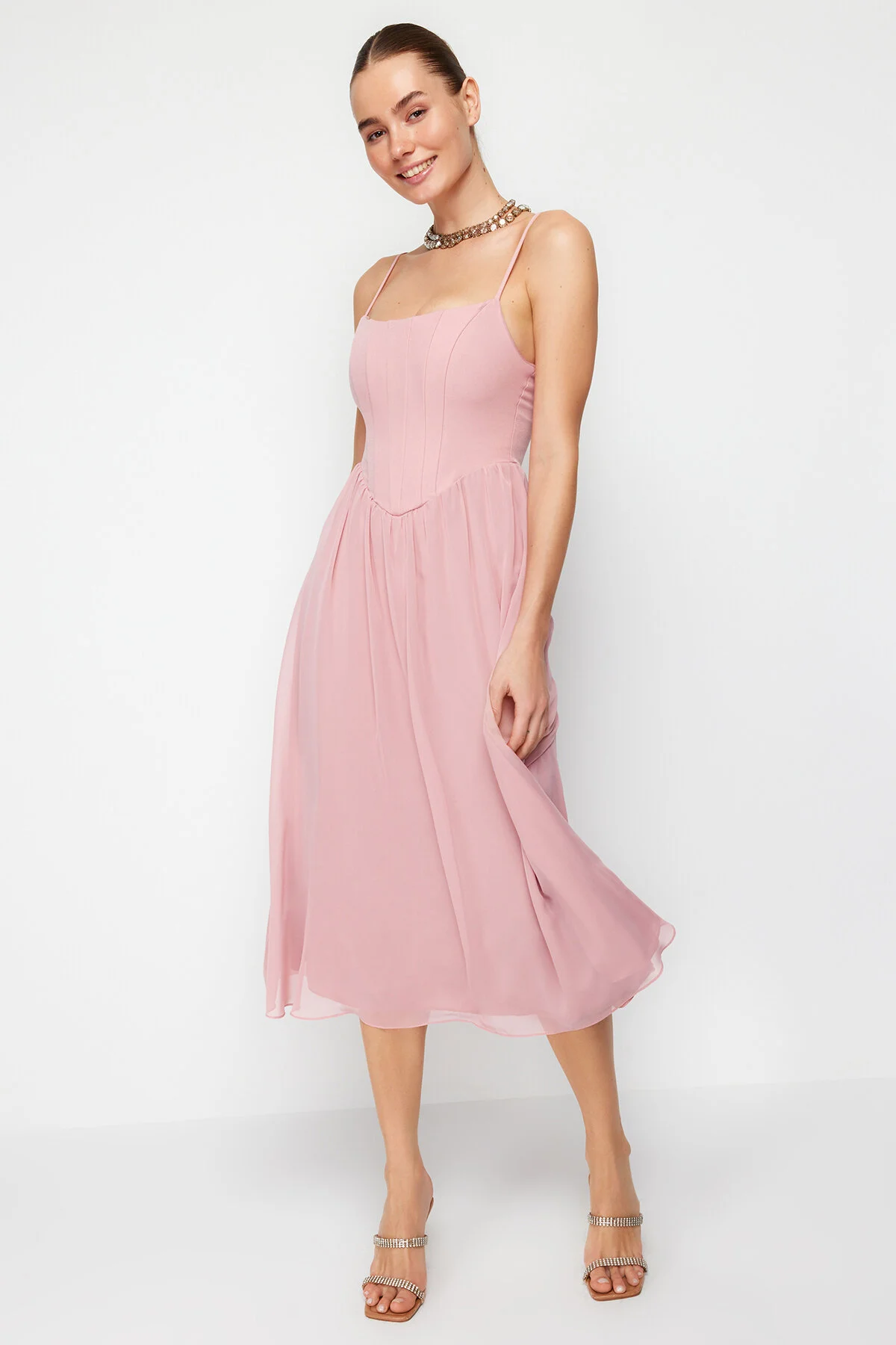 Trendyol Collection  Dusty Rose Taillenöffnung/Skater-gefüttertes Korsett, detailliertes, elegantes Abendkleid aus Tüll