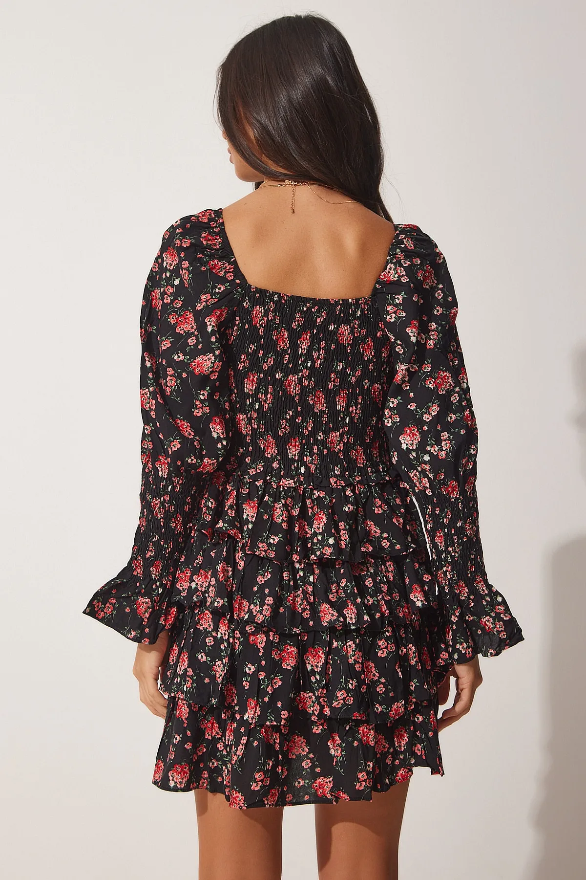 Happiness İstanbul  Schwarzes geblümtes Katkat-Rüschen-Mini-Sommerkleid für Damen FN02947