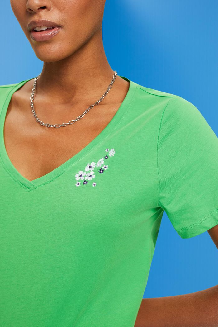 T-Shirt mit V-Ausschnitt und floraler Stickerei