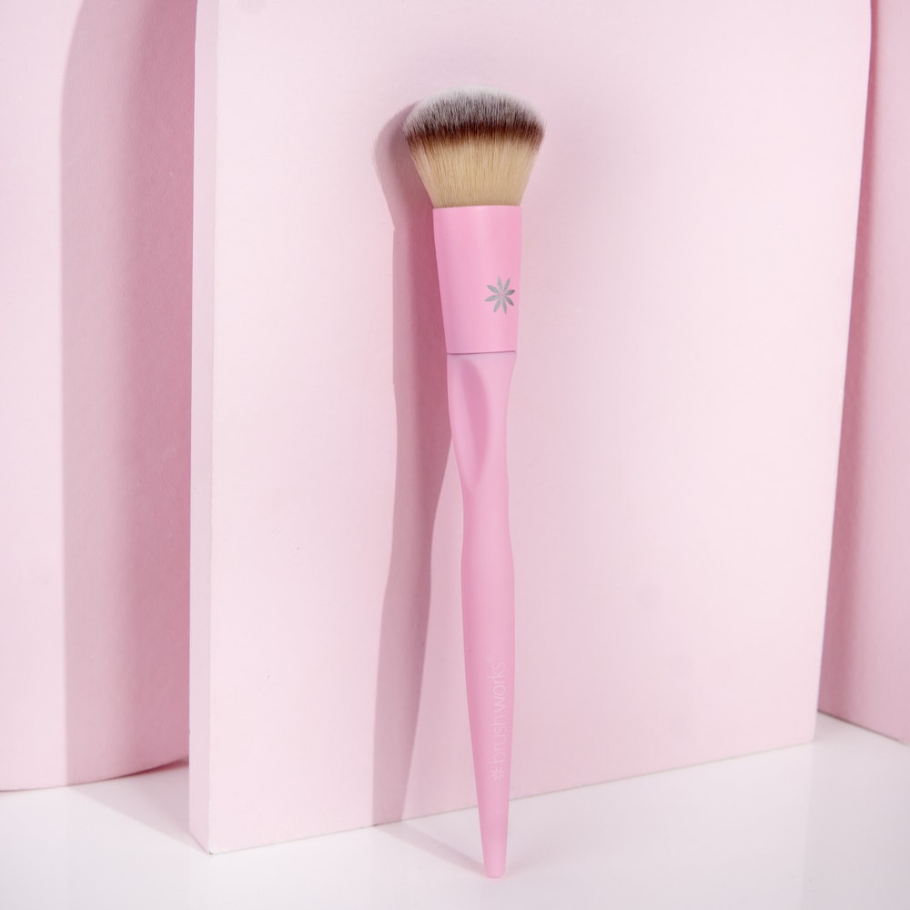 Brushworks Pinceau multi-usage HD Rose Pinceau