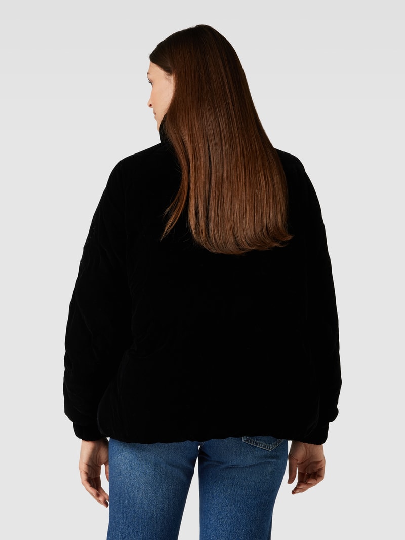 Jacke mit Stehkragen und Reißverschluss in schwarz