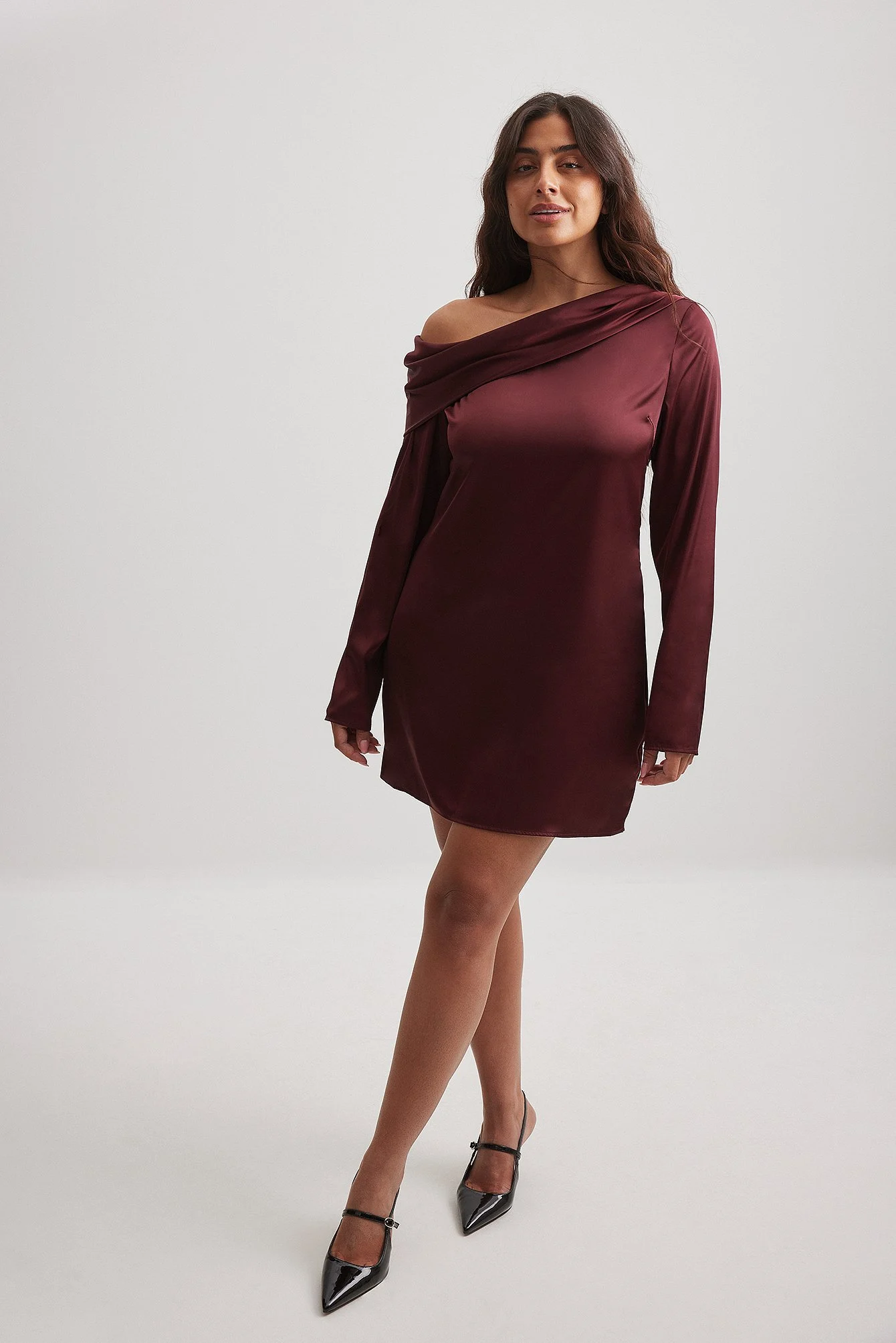 Einseitig schulterfreies Minikleid