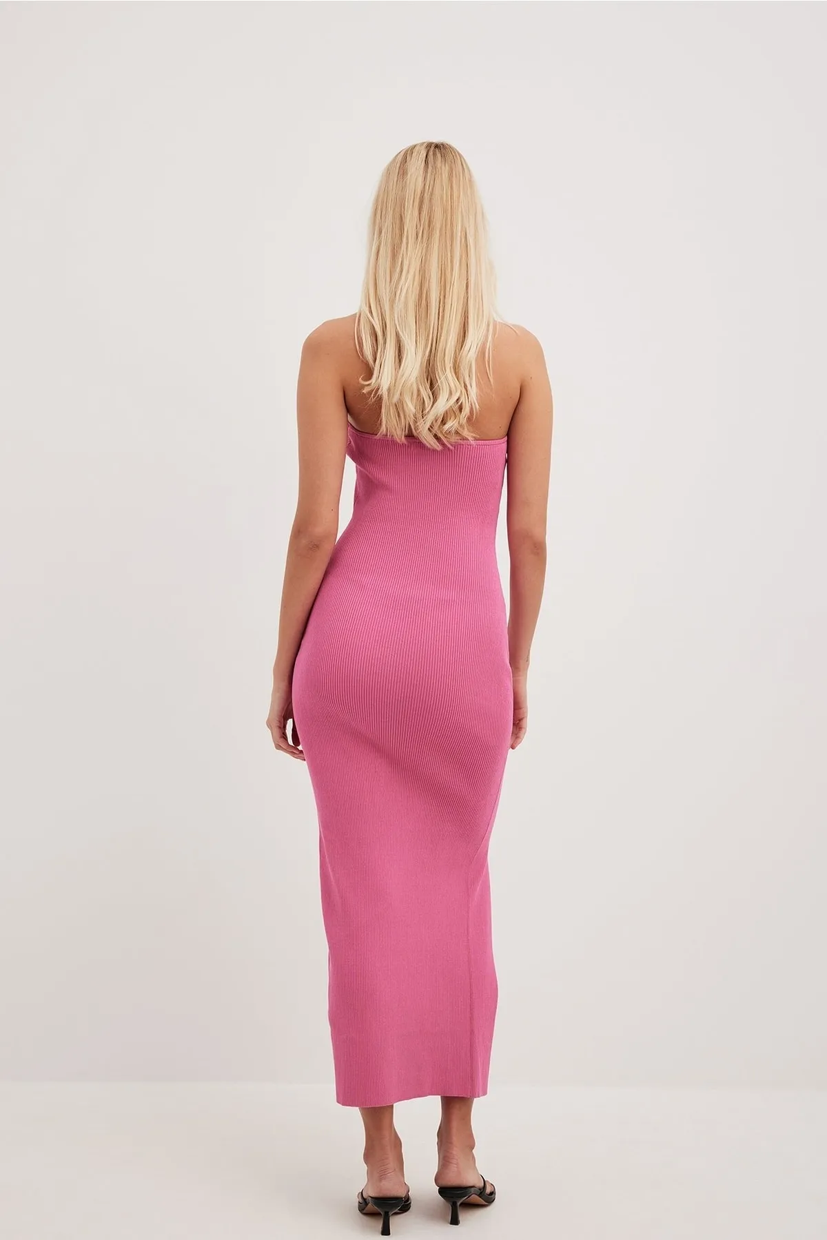 NA-KD  Fein gestricktes Schlauchkleid mit hohem Schlitz