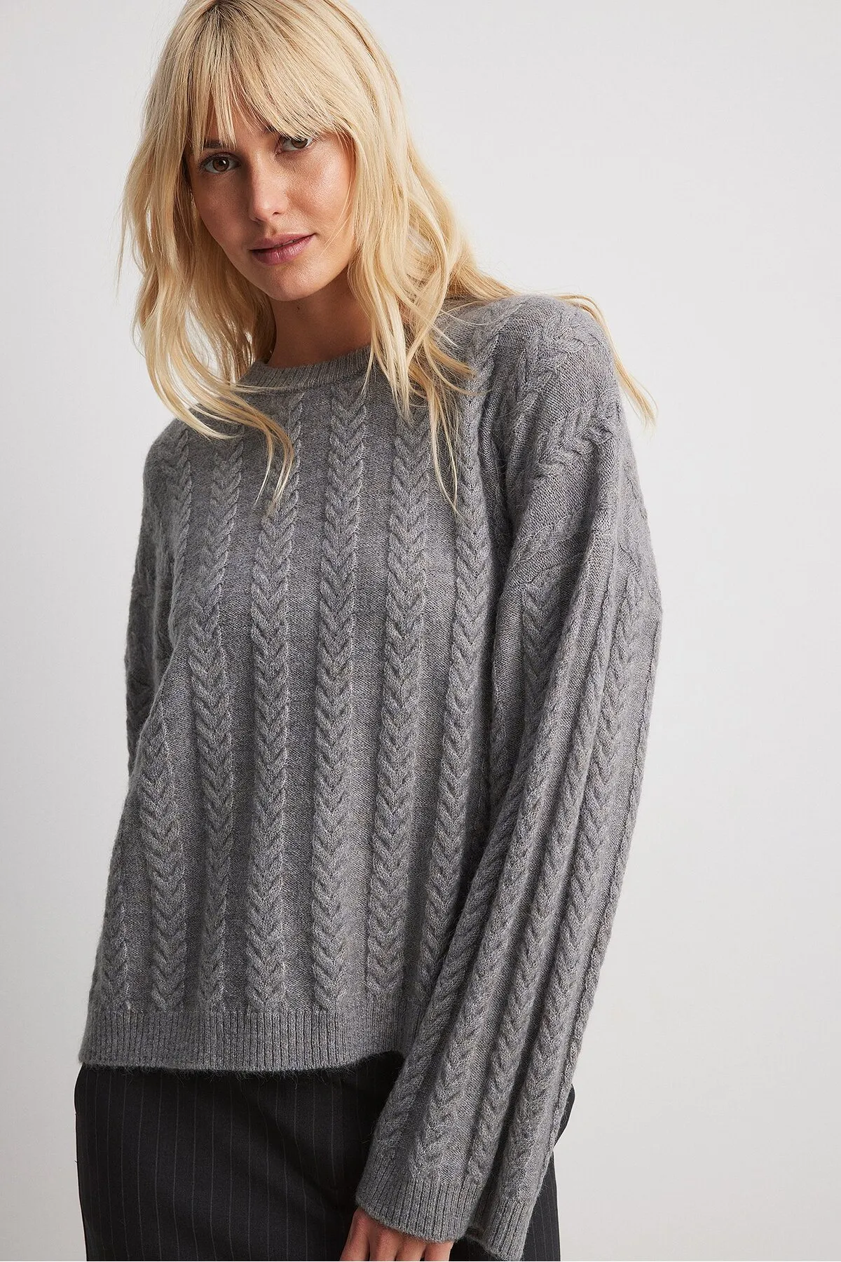 NA-KD  Übergroßer Strickpullover mit Zopfmuster