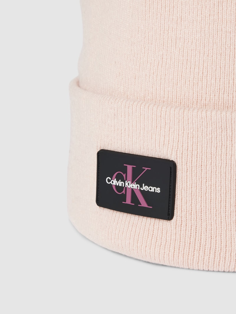 Beanie mit Label-Patch in pink