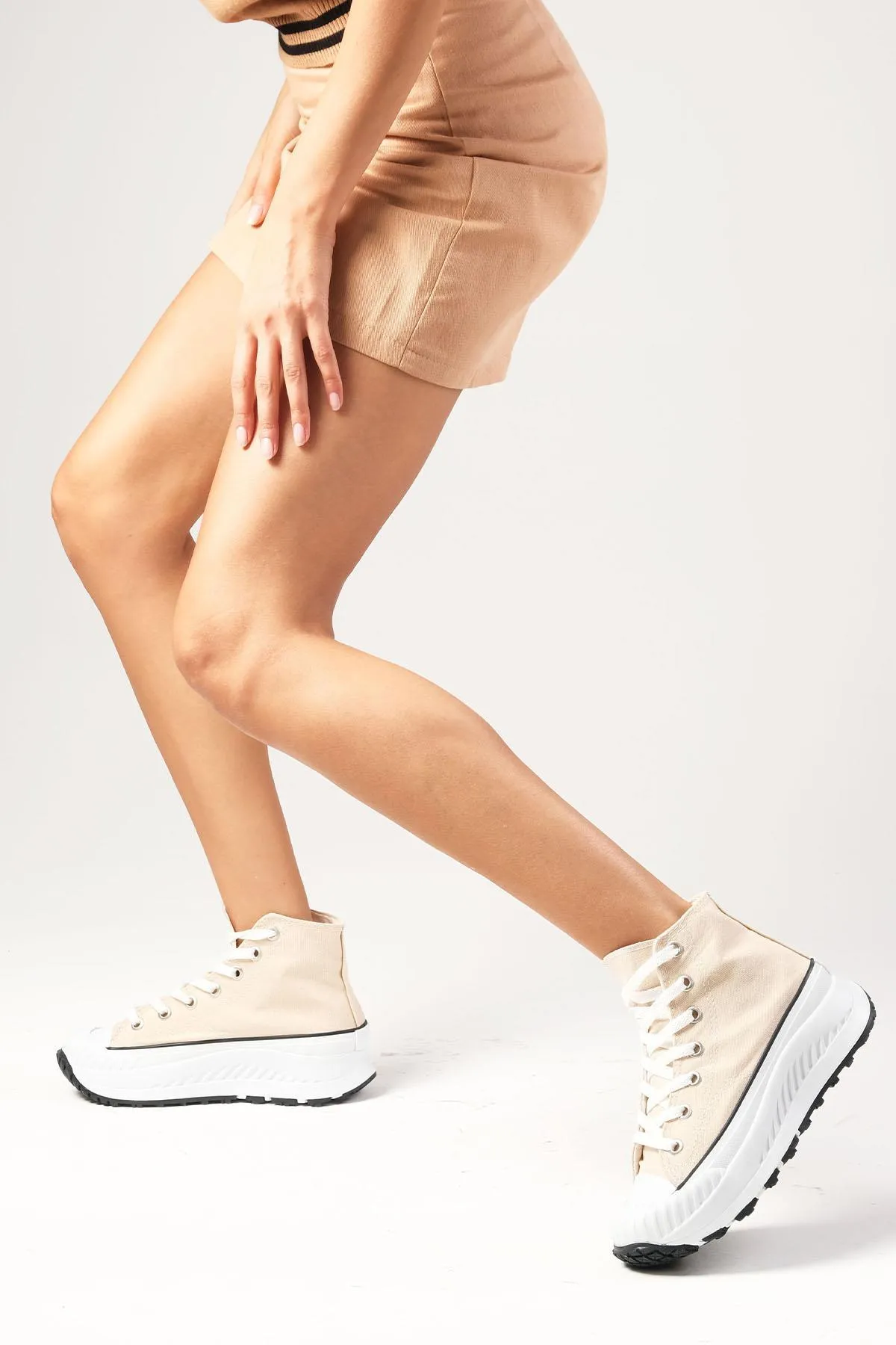 Mio Gusto  Bendis Beige Farbe Leinen Dicke Sohle High Top Casual Damen Sneakers