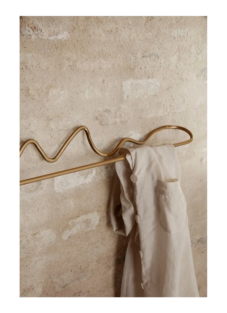 ferm LIVING Gancio portasciugamani curvo in ottone