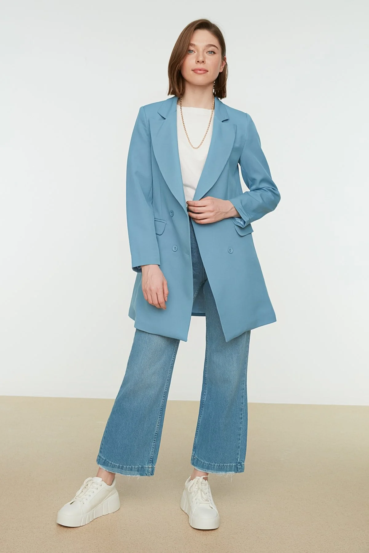 Trendyol Modest  Blauer Blazer aus Webstoff mit doppelter Knopftasche und detailliertem Futter TCTAW22CK0007