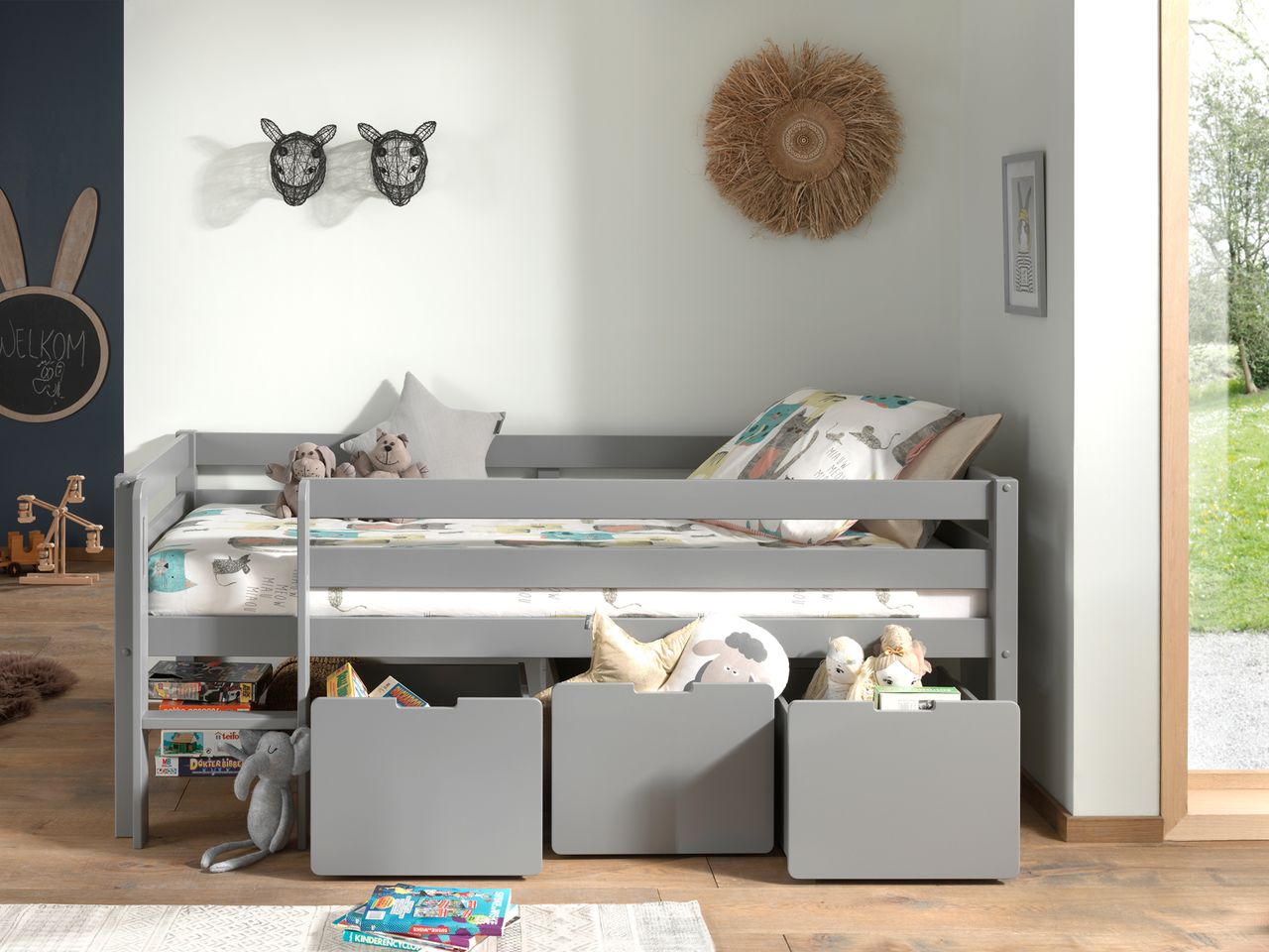 VIPACK Spielbett mit Liegefläche 90 x 200 cm, inkl. Leiter, Rolllattenrost und 3 Schubkästen, Kiefer und MDF grau lackiert