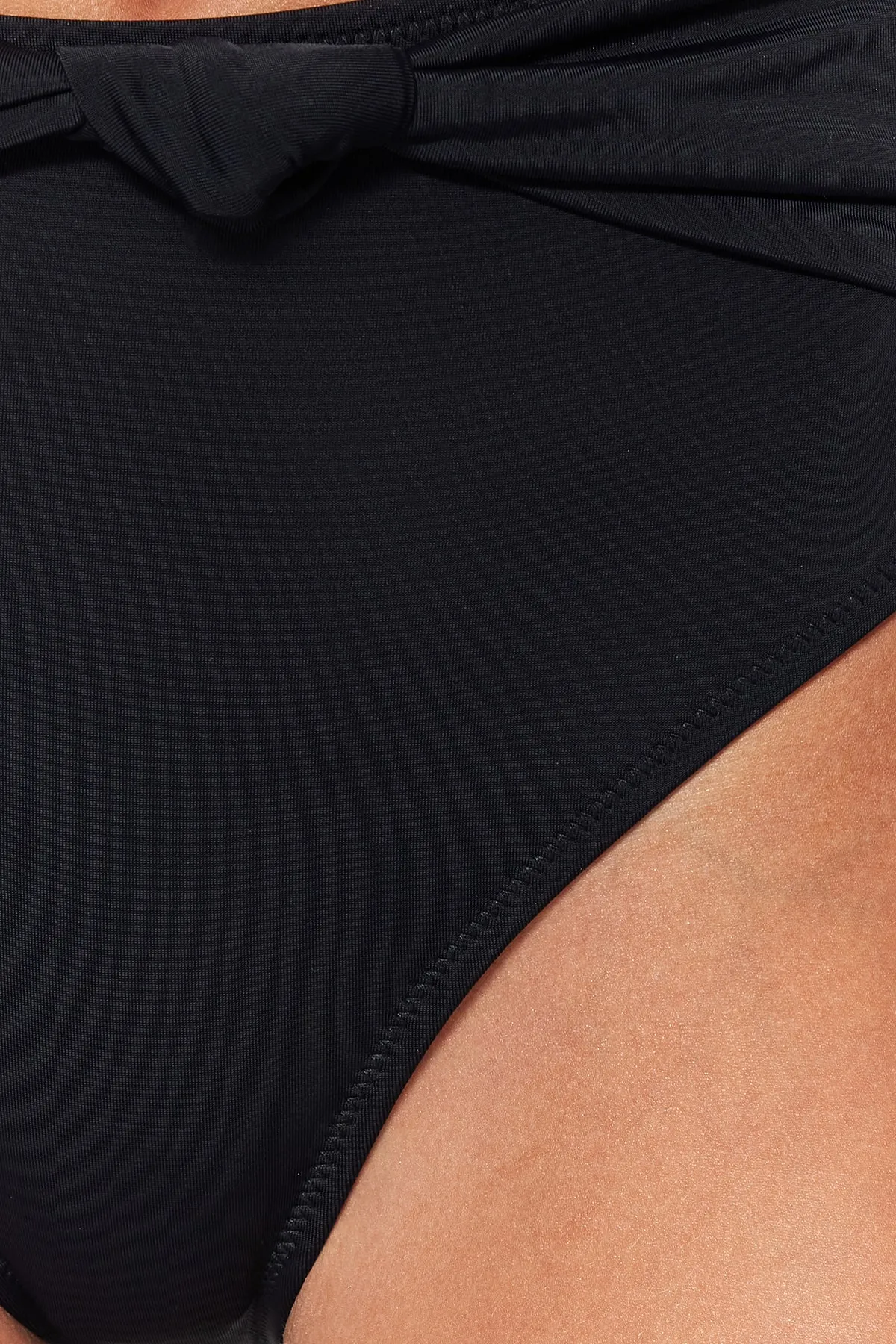 Trendyol Collection  Schwarze geknotete Bikinihose mit normaler Beinform und hoher Taille TBESS23BA00287