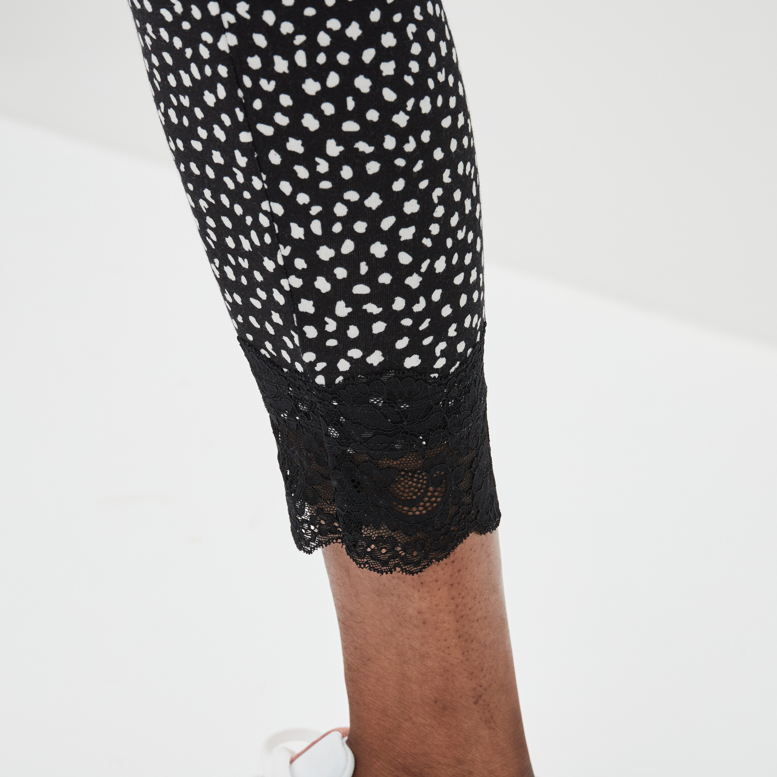 Legging 7 8ème avec dentelle noir femme | La Halle
