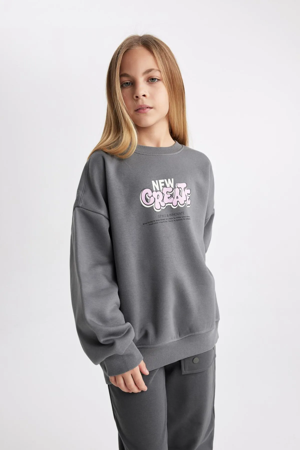 DeFacto  Dickes Mädchen-Sweatshirt in Oversize-Passform mit Rundhalsausschnitt und weicher, pelziger Innenseite