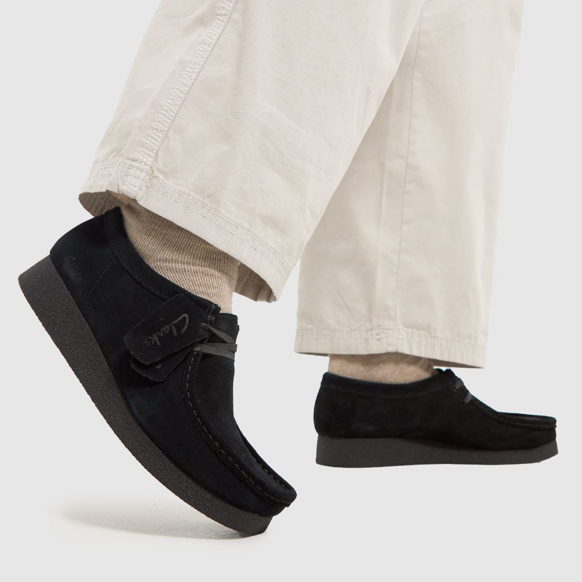 Clarks wallabee Evo lapos talpú cipő fekete színben