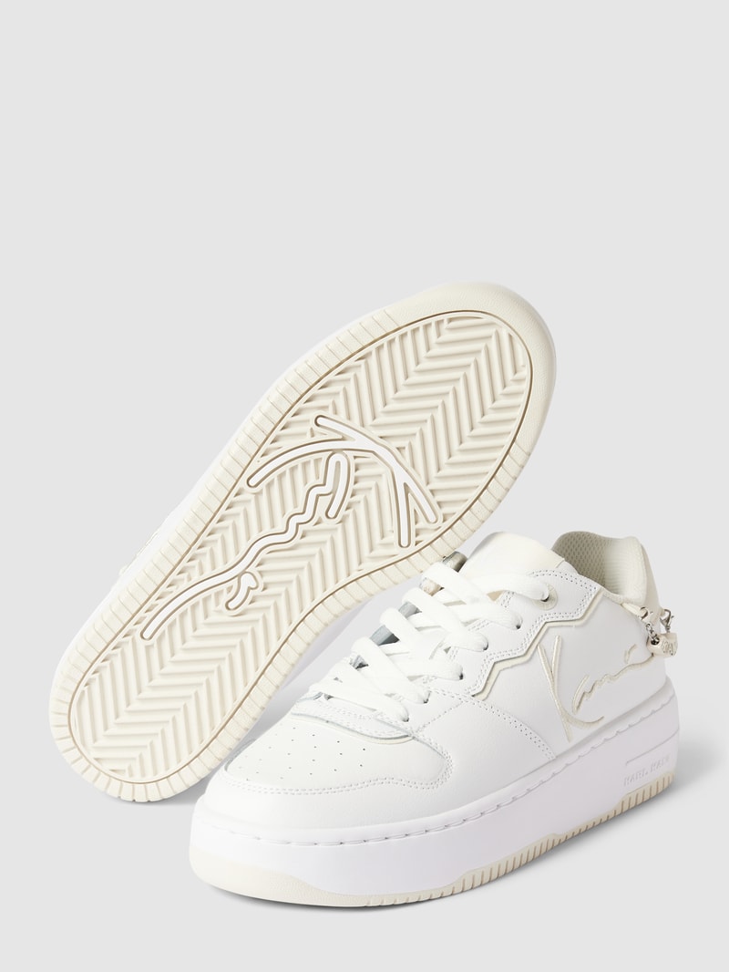 Sneaker mit Label-Details in weiss