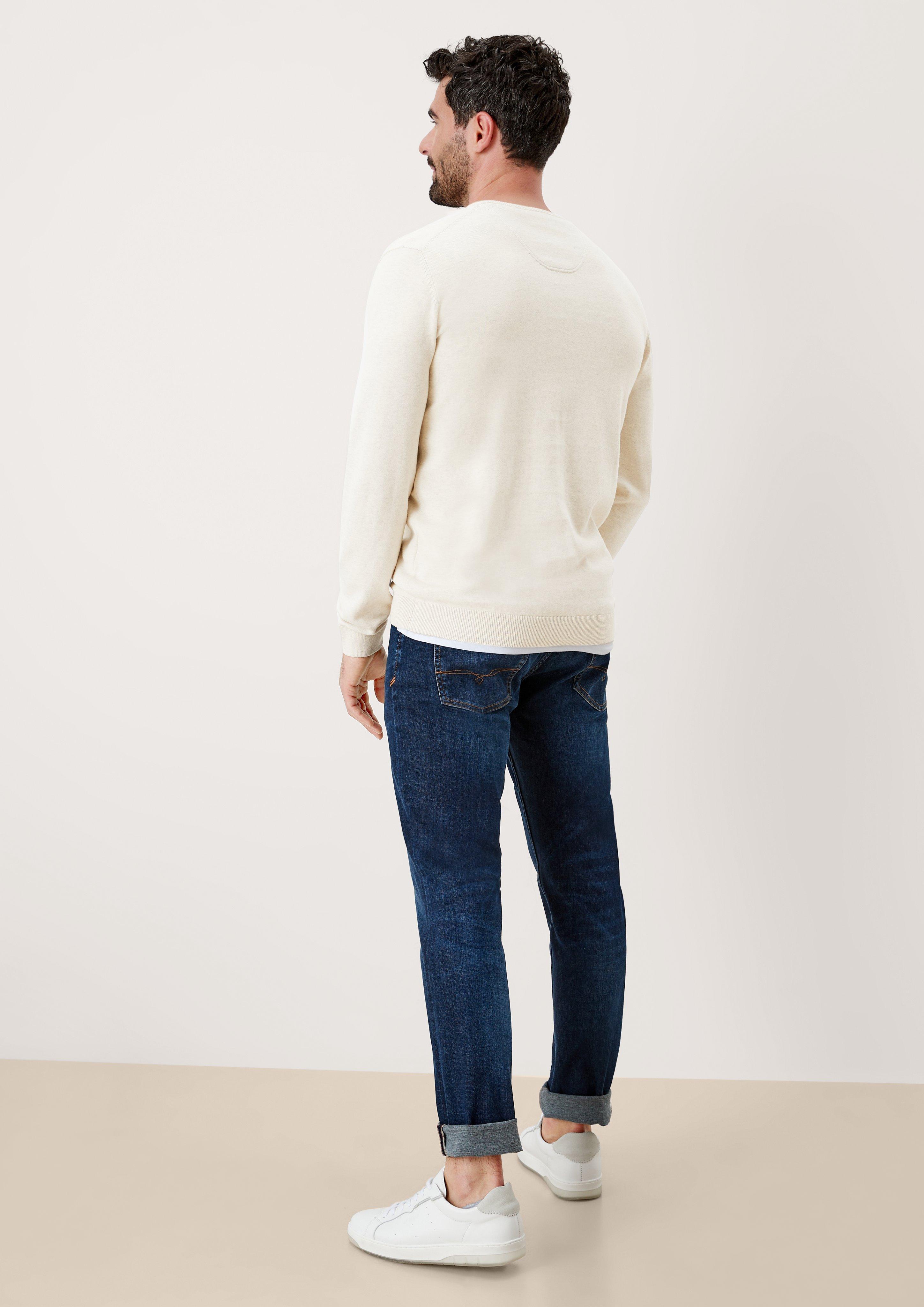 Feinstrickpulli mit V-Ausschnitt  03.899.61.7623-03W0