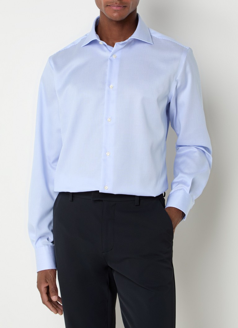Camisa Boggi Milano de corte regular, sem necessidade de passar a ferro, com estampa listrada.