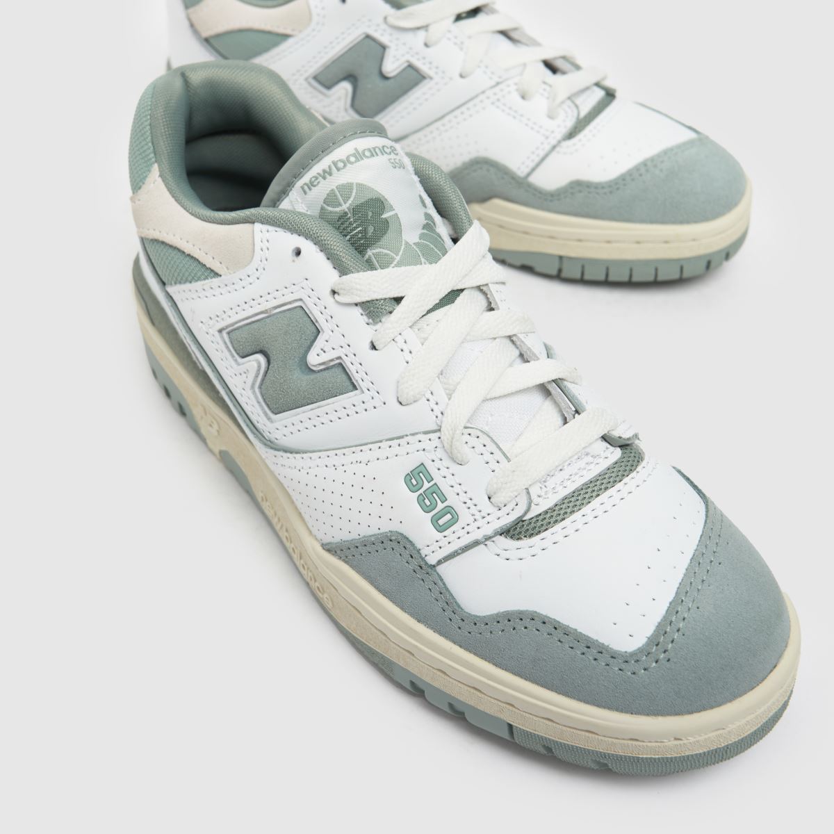 New Balance bb550 cipők fehér és zöld színben