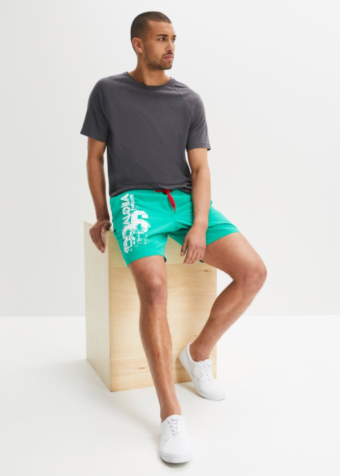 Strandshorts mit recycelten Polyester