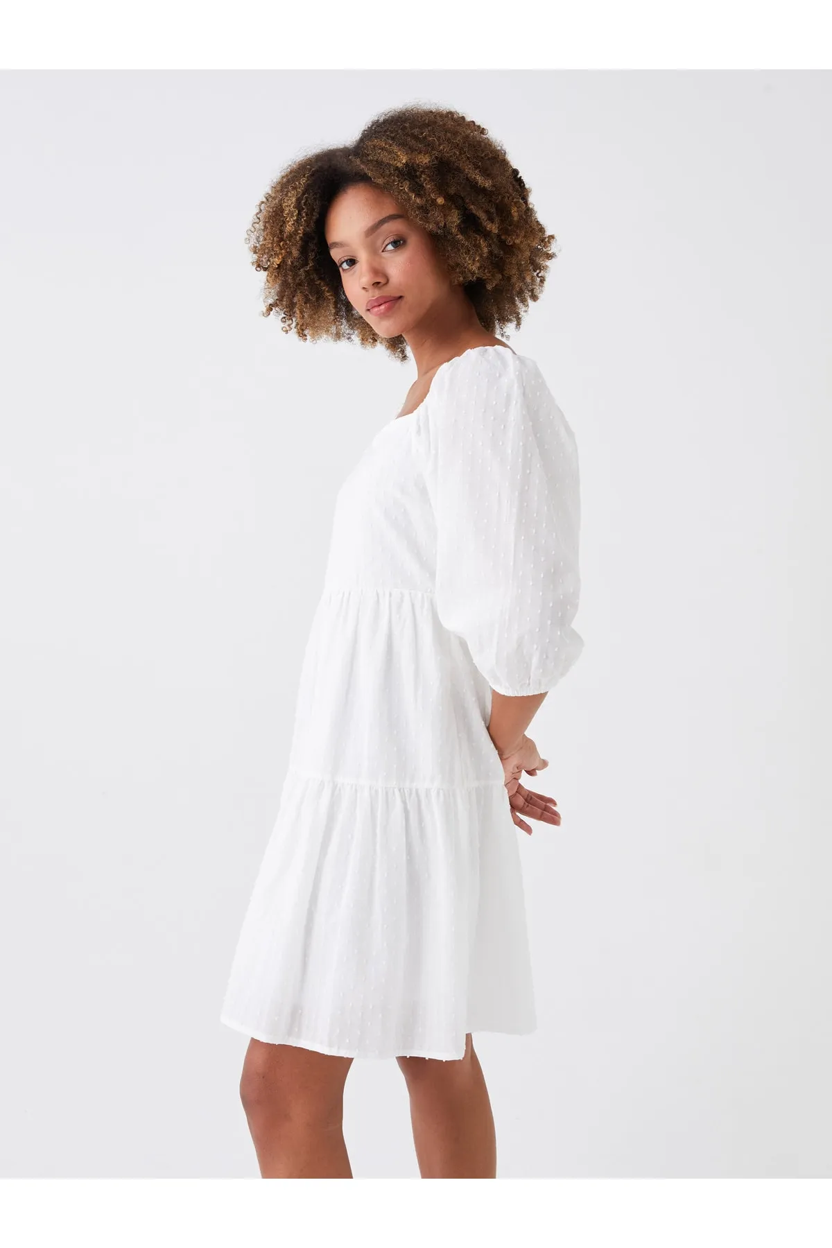 LC Waikiki  Damenkleid aus Voile mit quadratischem Ausschnitt und geraden Ballonärmeln