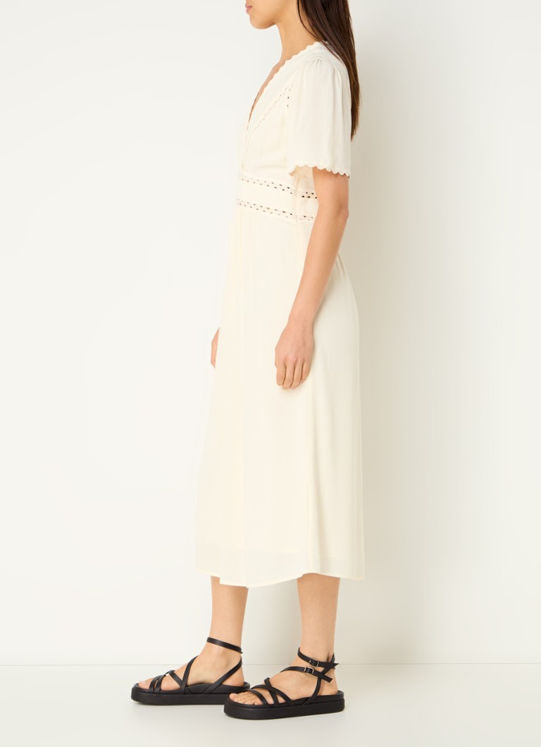 Vestido midi Yumi de ba&sh con escote en V y detalles perforados.