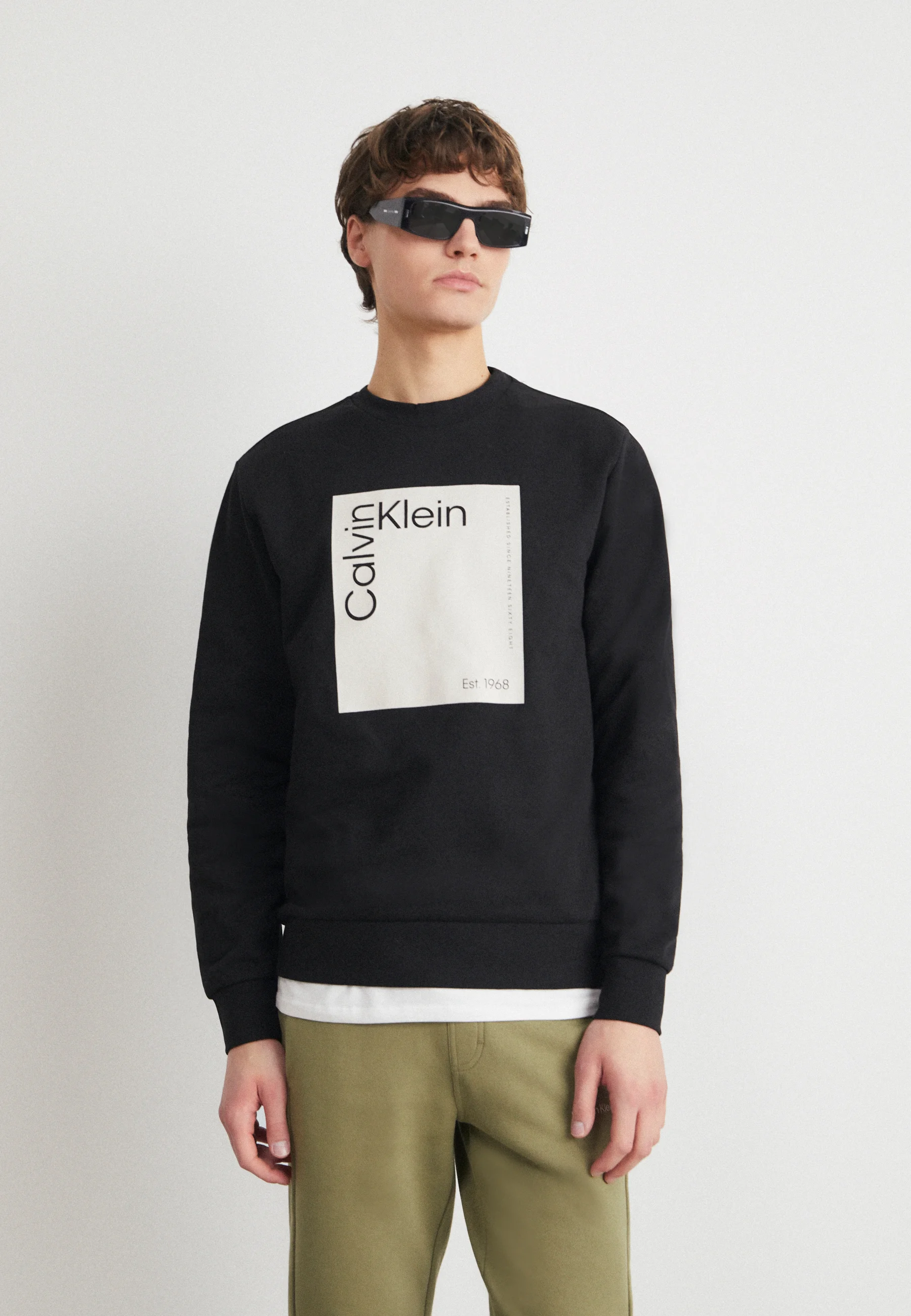 Sudadera Calvin Klein con logotipo cuadrado