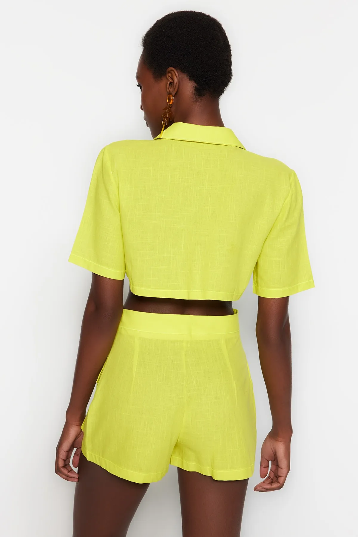 Trendyol Collection  Gelbes Strandoberteil und -unterteil mit Taschendetail TBESS22AU00007